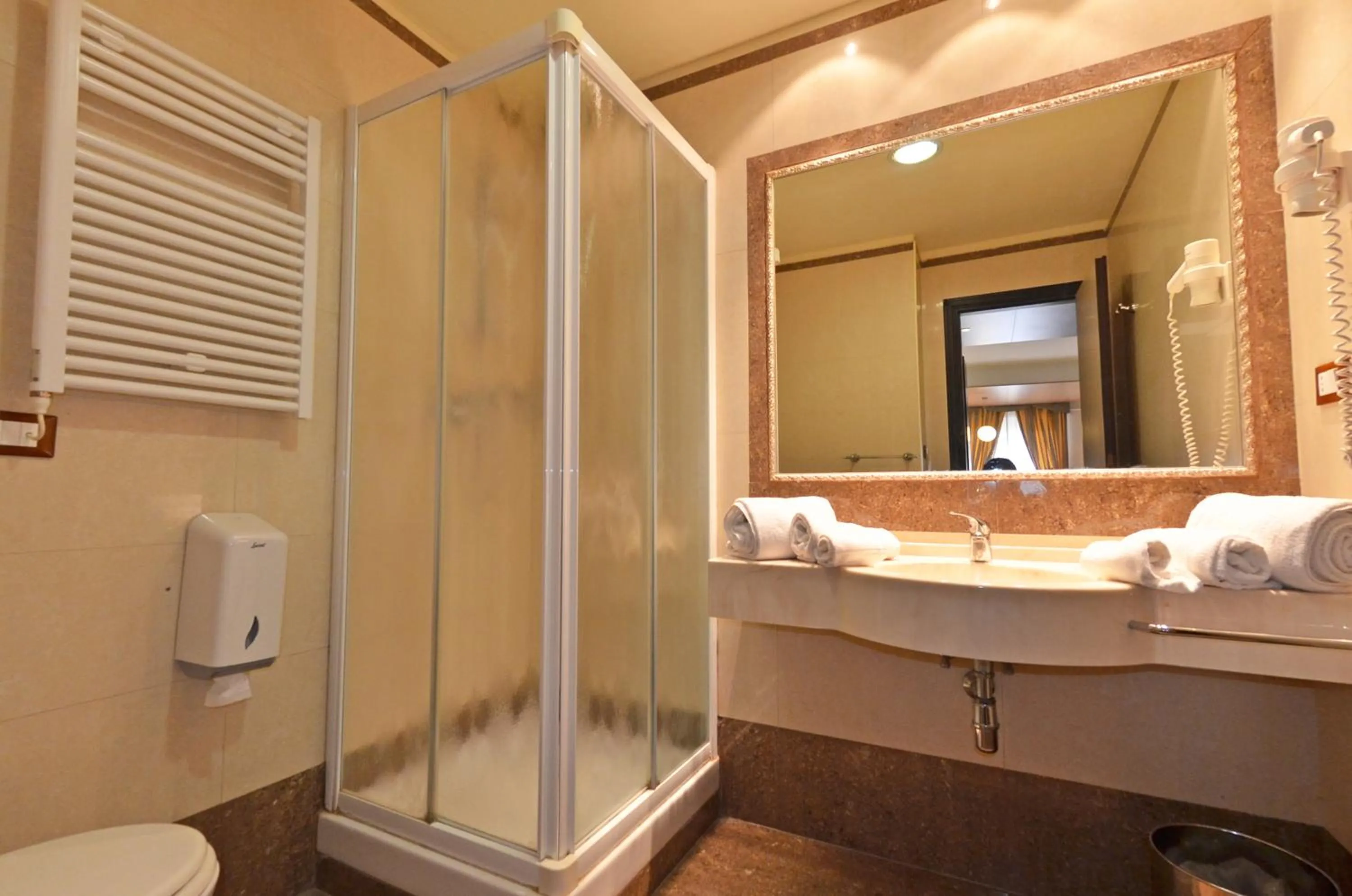 Bathroom in Grand Eurhotel