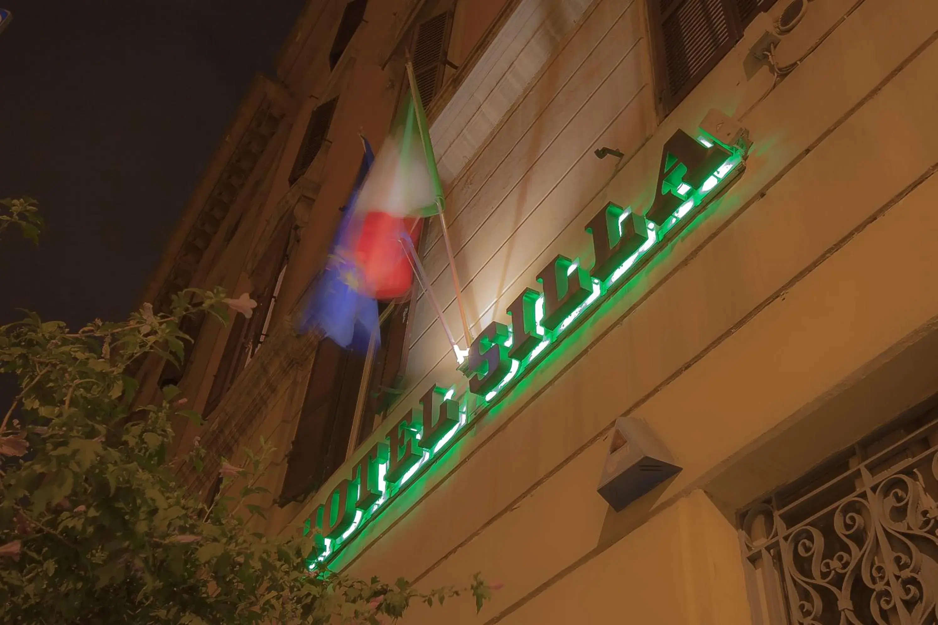 Facade/entrance in Hotel Silla Facade/entrance in Hotel Silla
