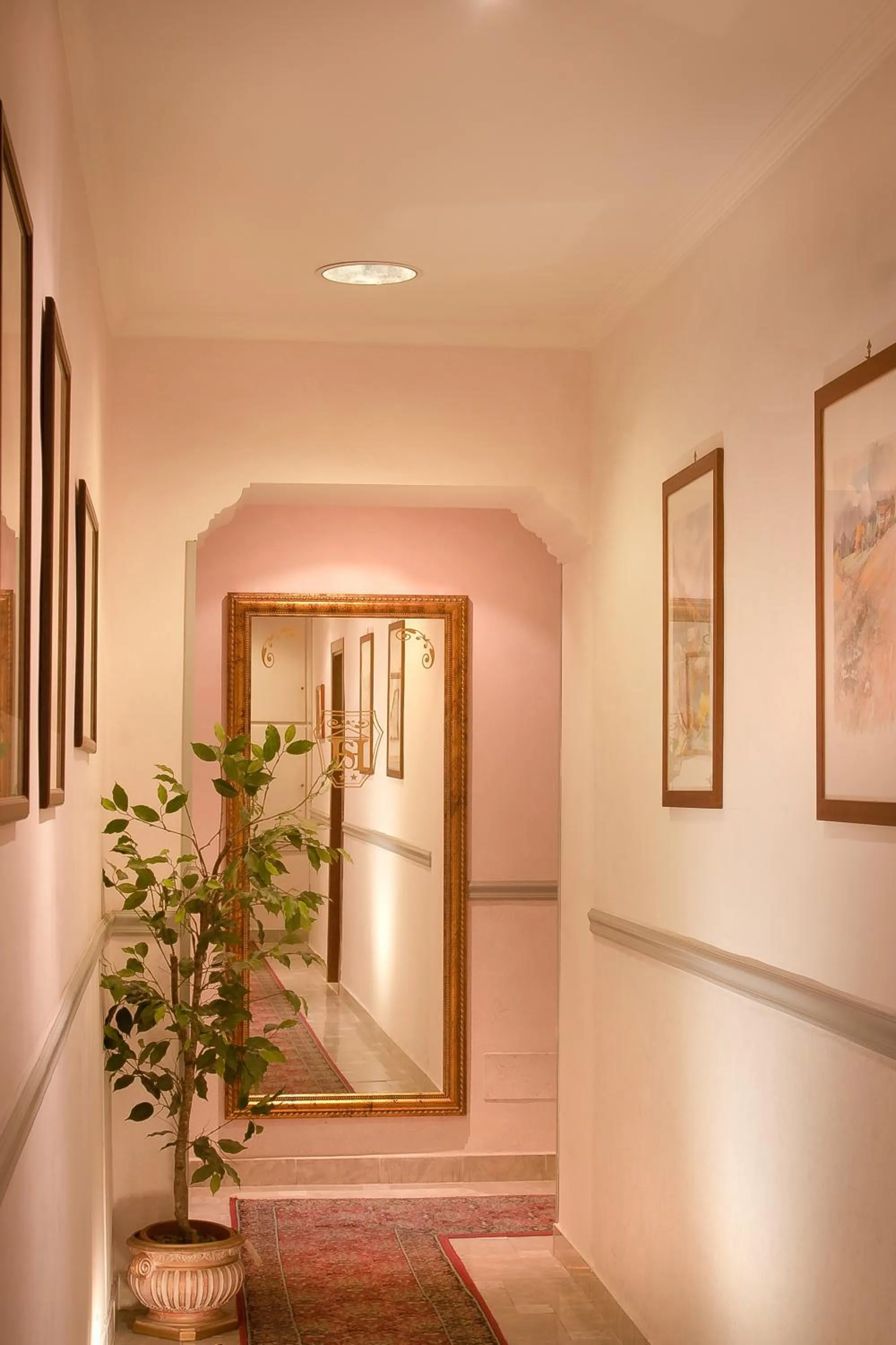 Decorative detail in Hotel Silla