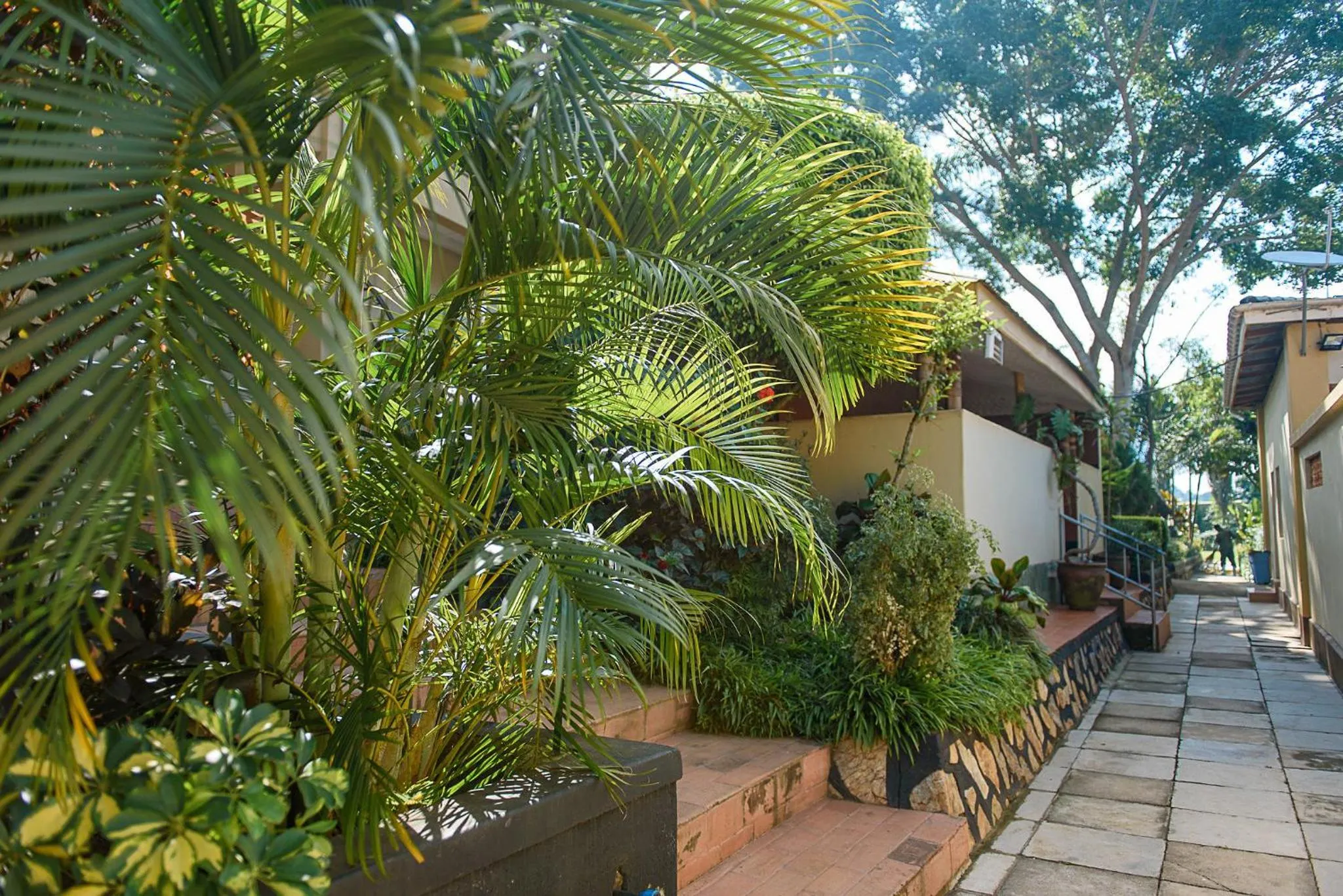 Restaurant/places to eat in Garden Courts Hotel Masaka