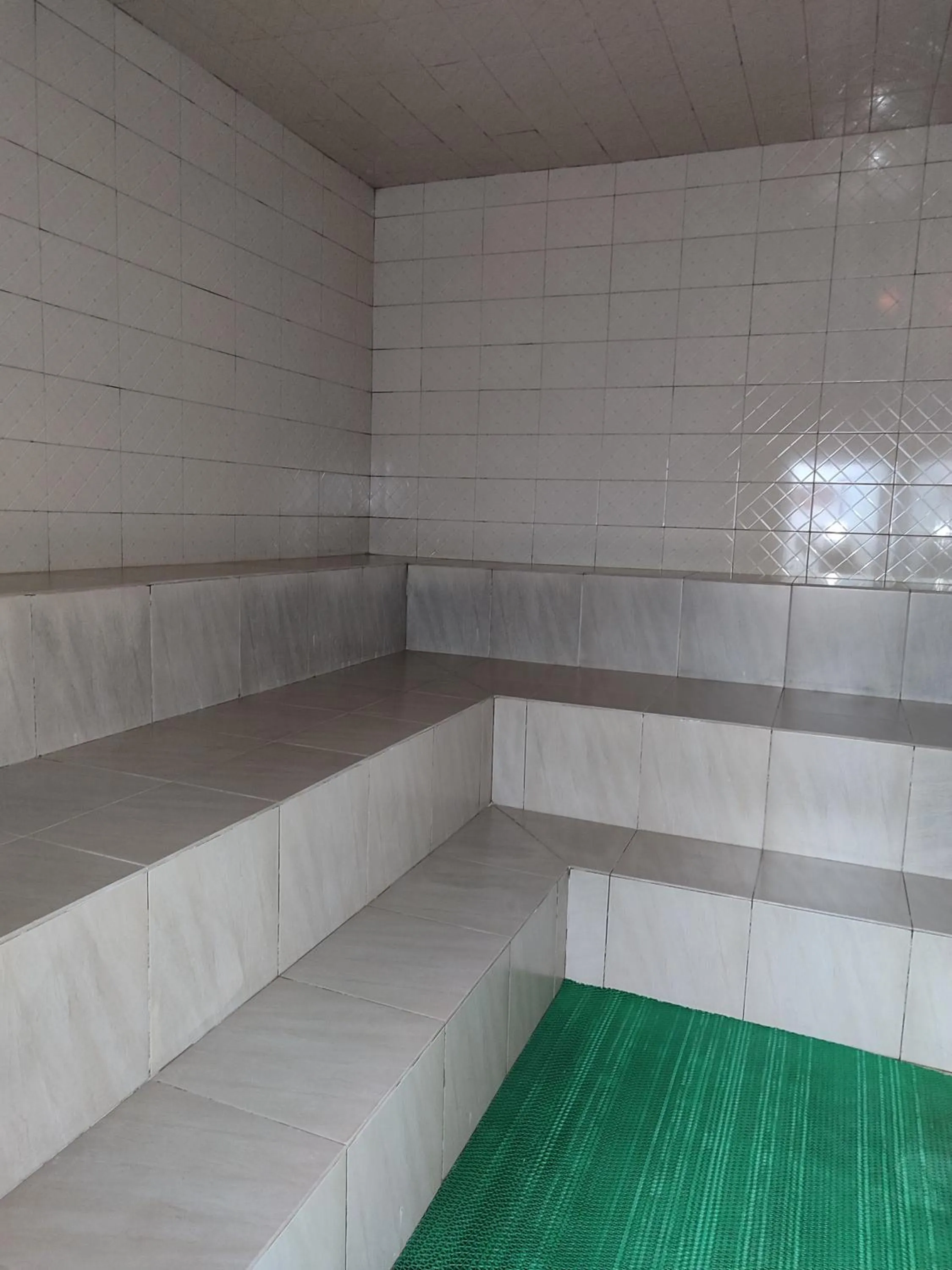 Sauna in Garden Courts Hotel Masaka