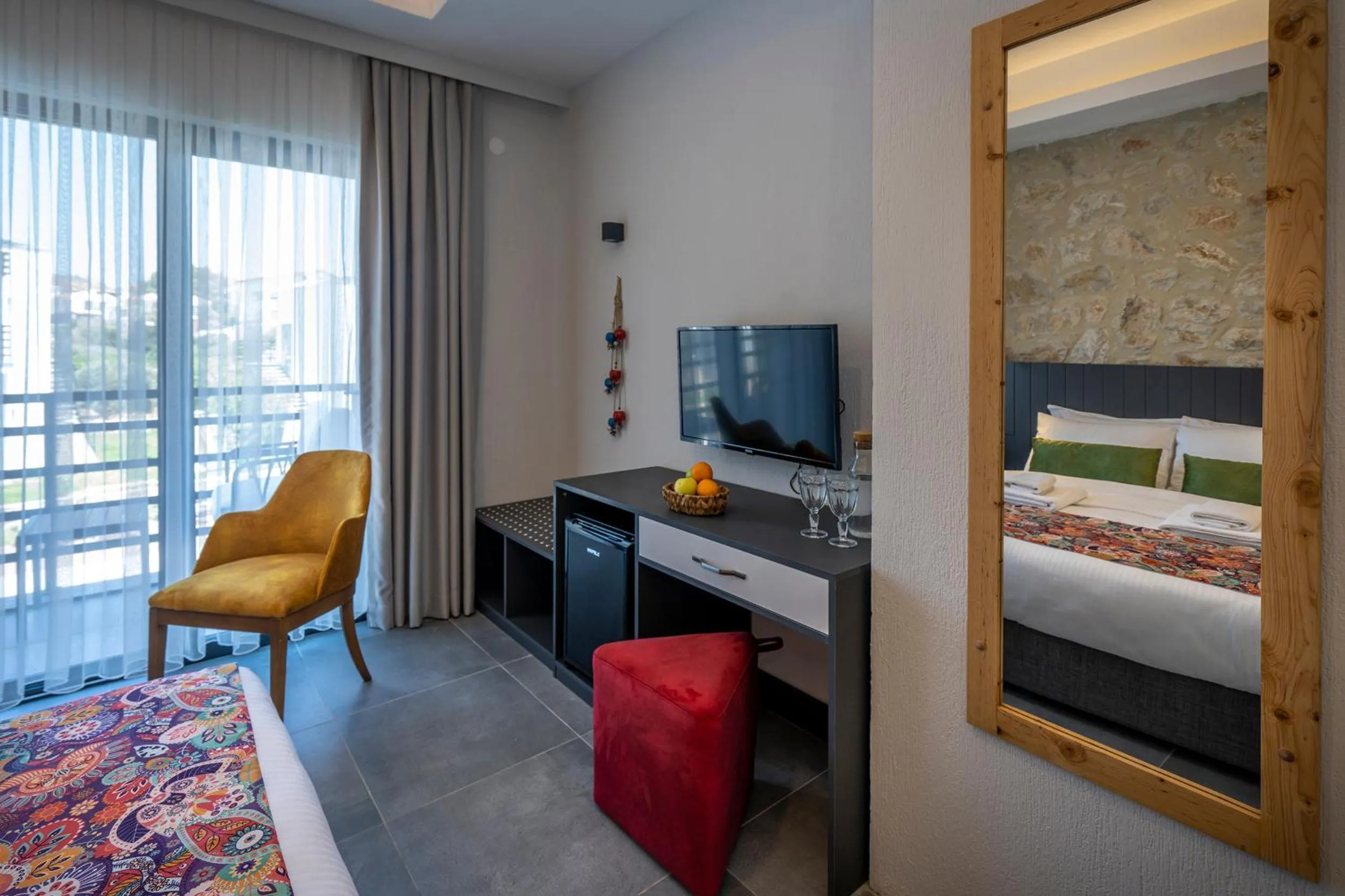 TV and multimedia in DADYA BORA HOTEL