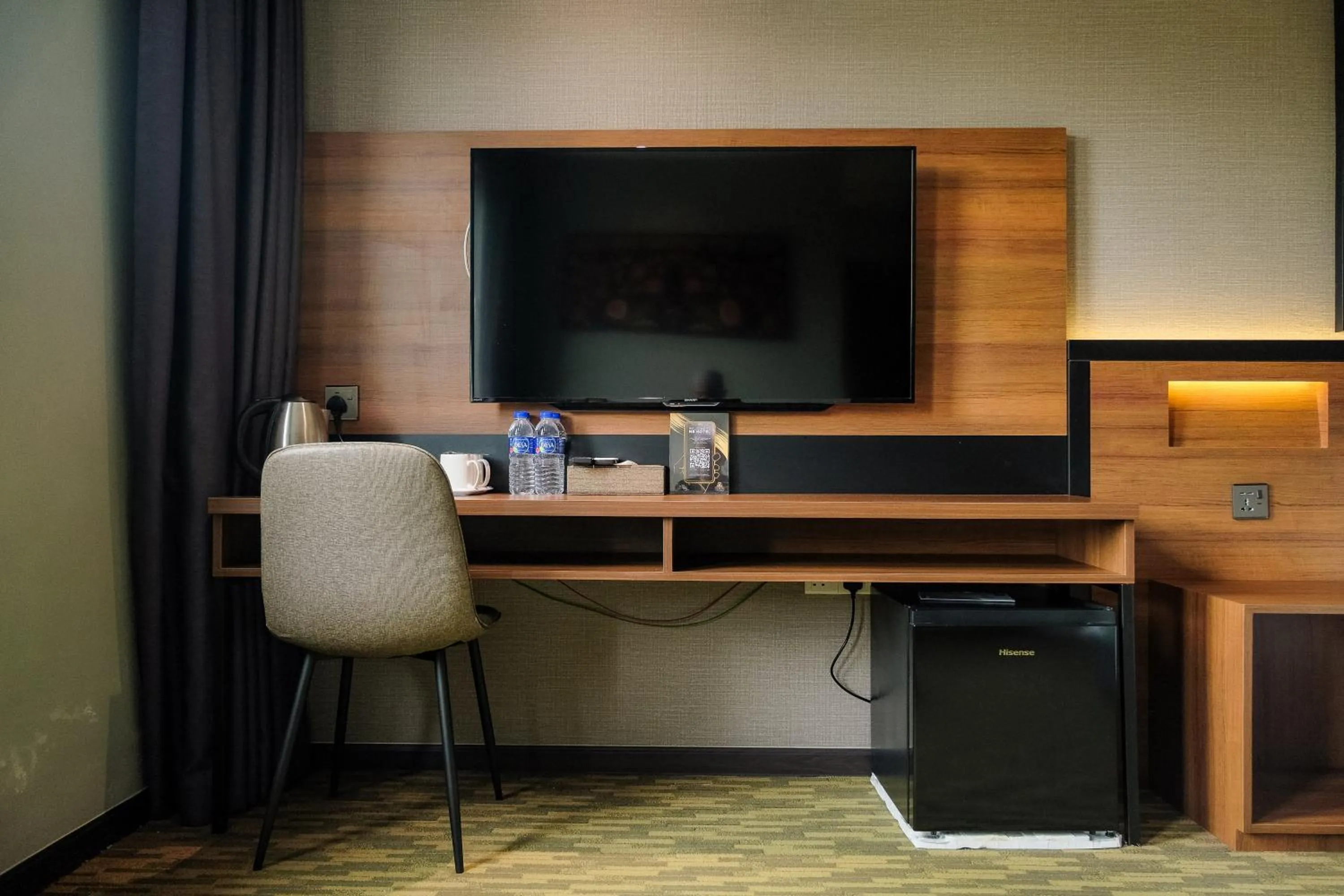 Communal lounge/ TV room in NB HOTEL