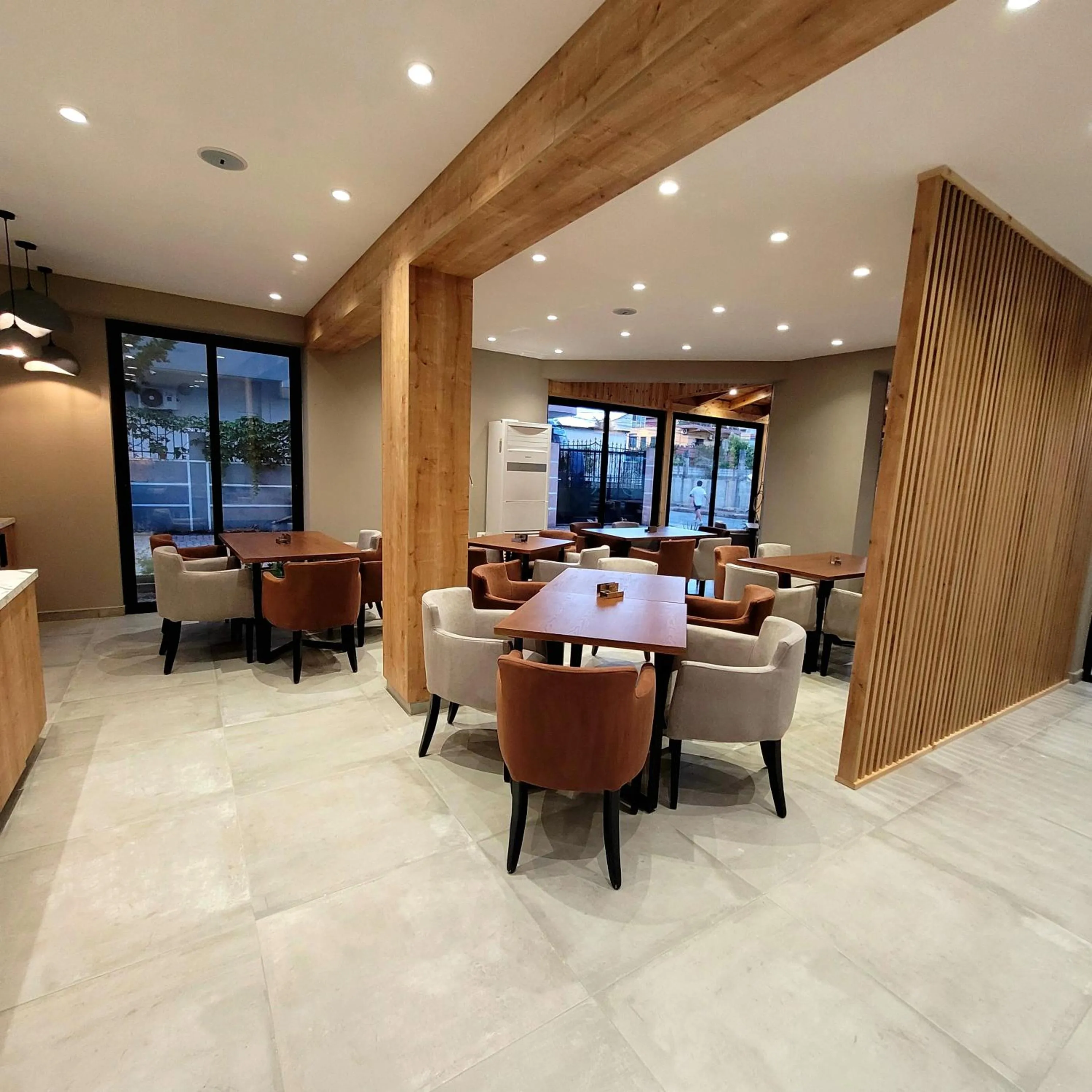 Dining area in MondurO Hotel