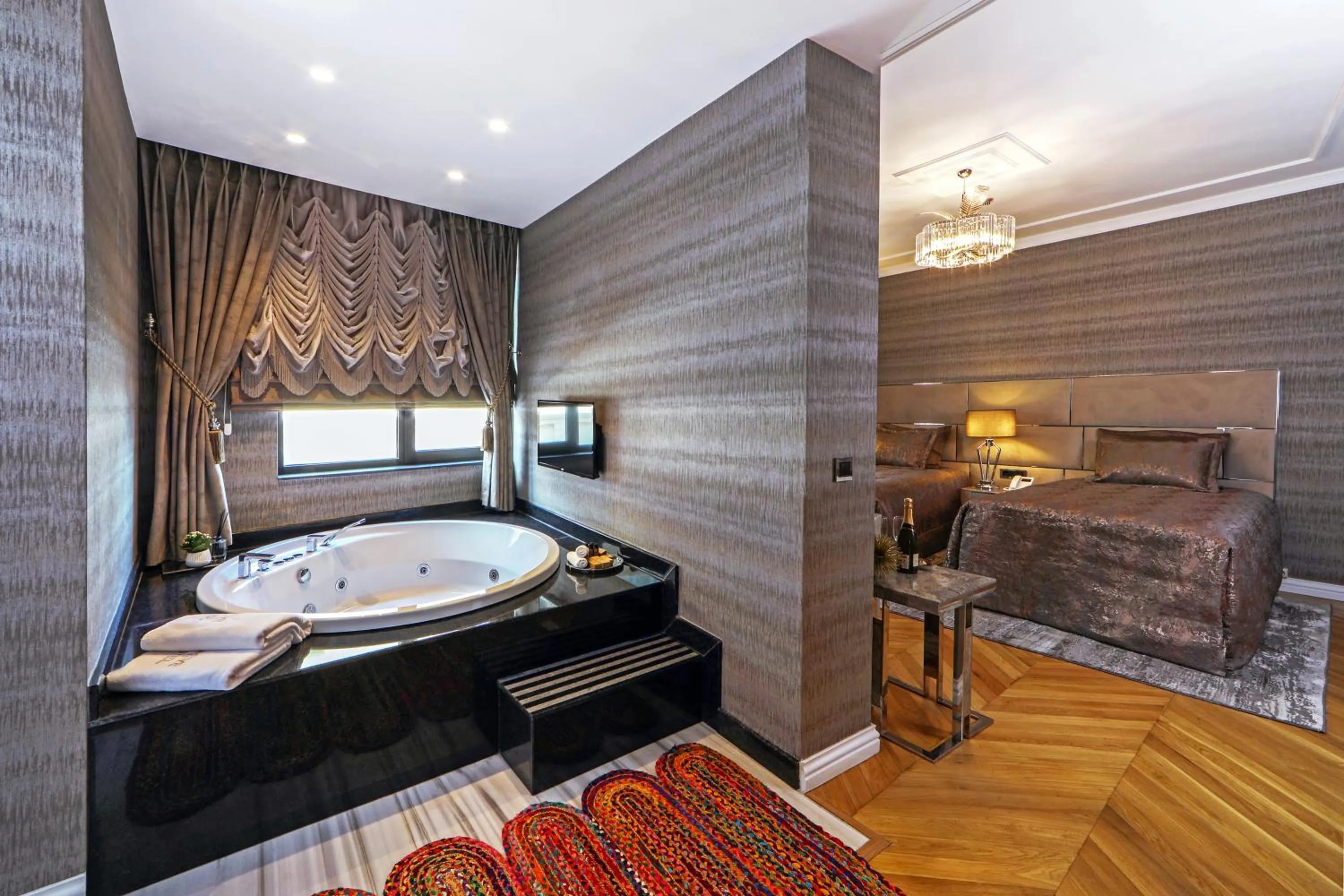 Hot Tub, Bed in Hotel De Reve Galata-Special Class