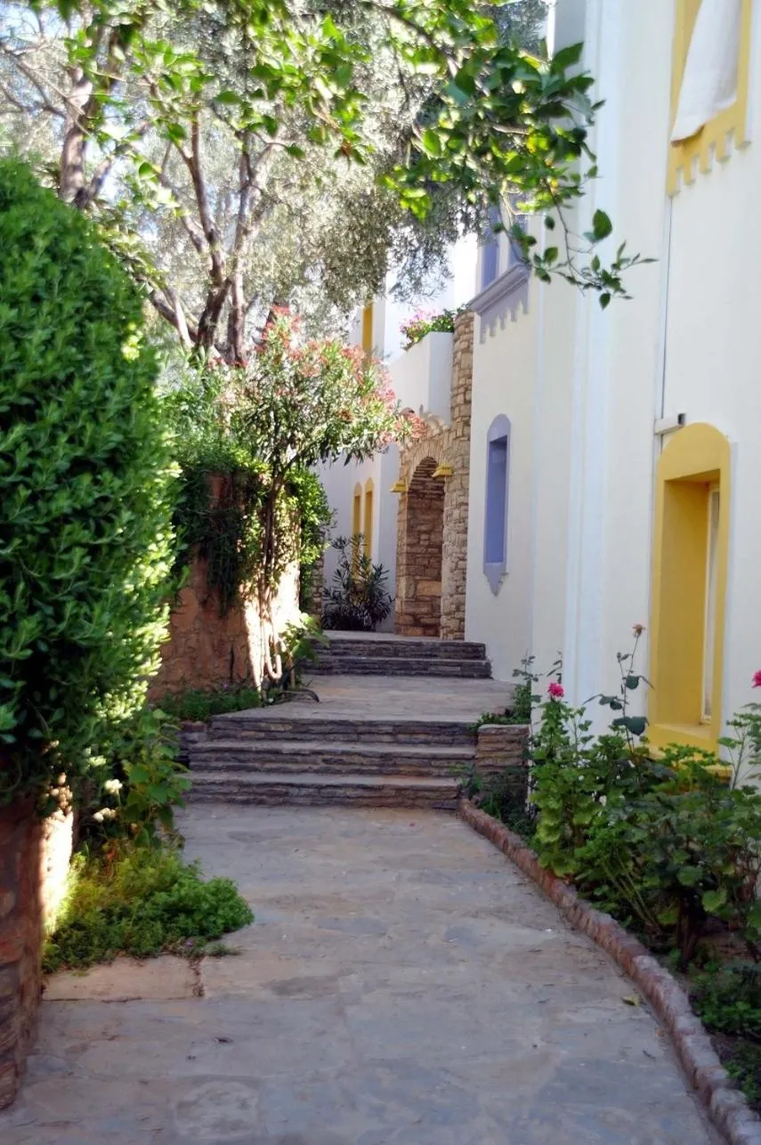 Property building in Omar Hotel & Suites