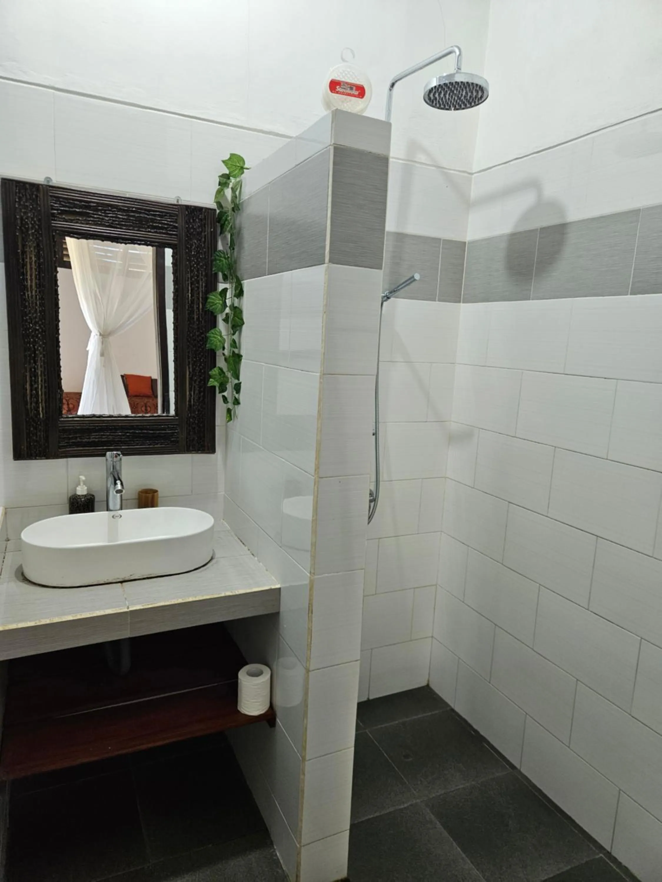 Shower in Villa Markisa Pakisan