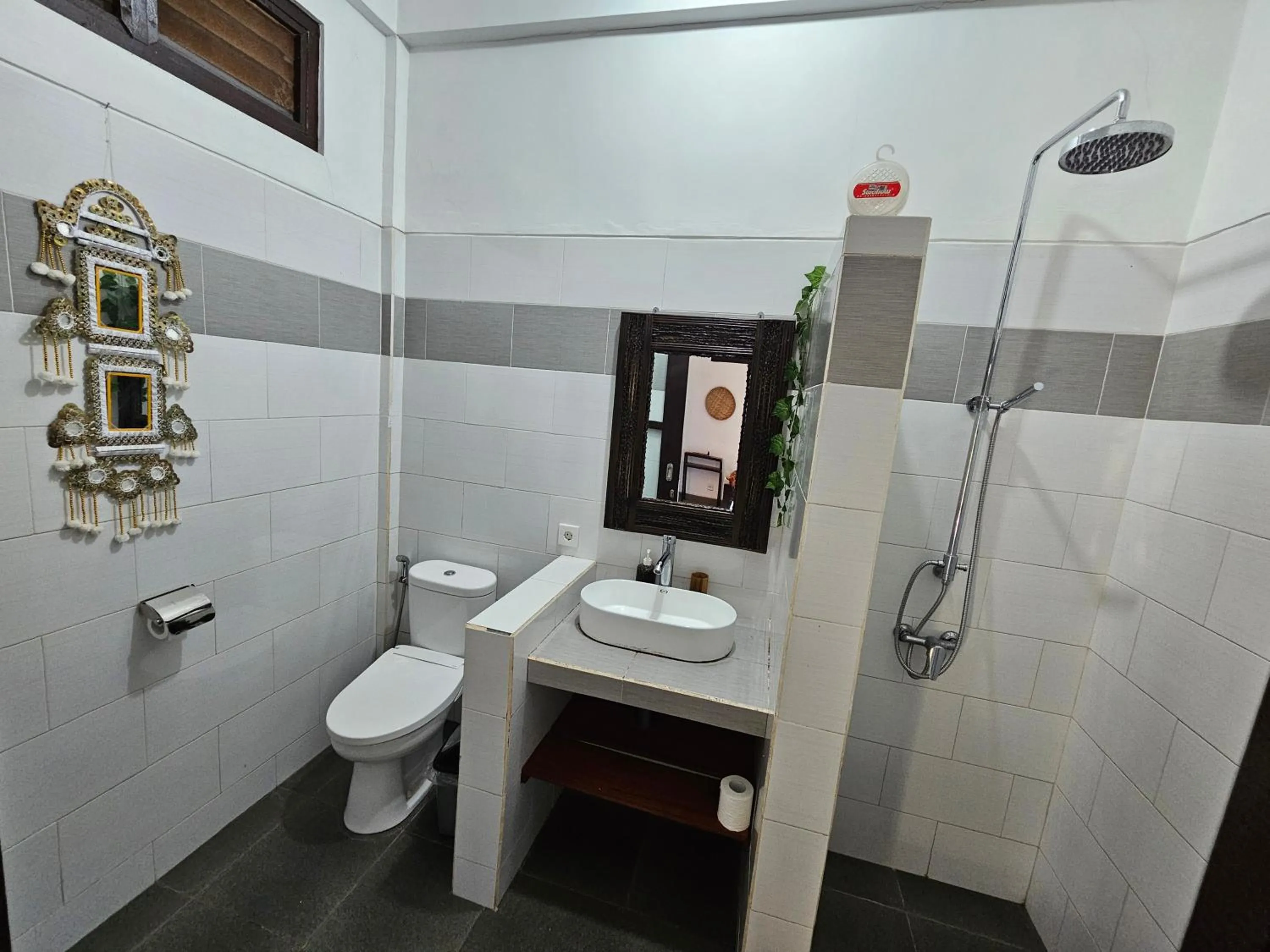 Shower in Villa Markisa Pakisan