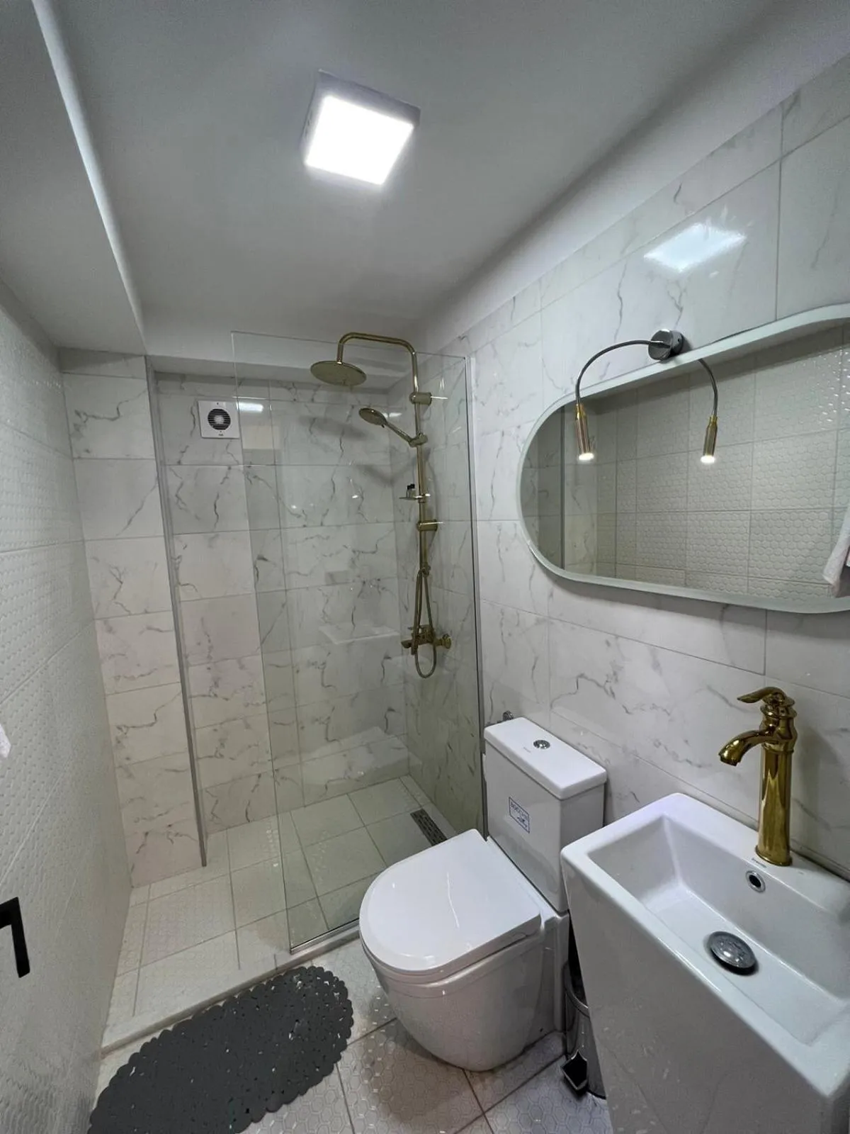 Shower in Natali Boutique Hotel