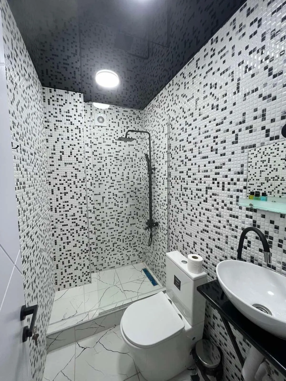 Shower in Natali Boutique Hotel