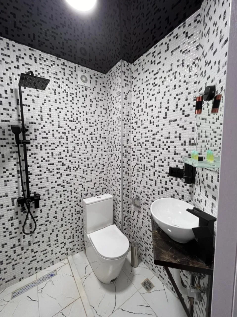 Shower in Natali Boutique Hotel