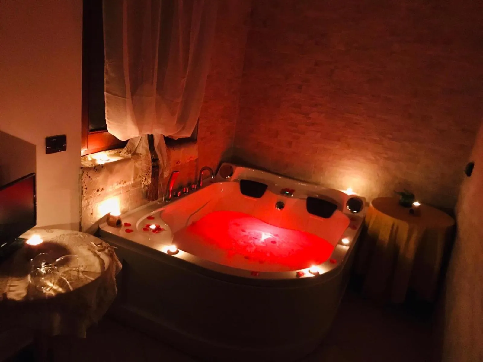 Hot Tub in Royal Hotel Montevergine