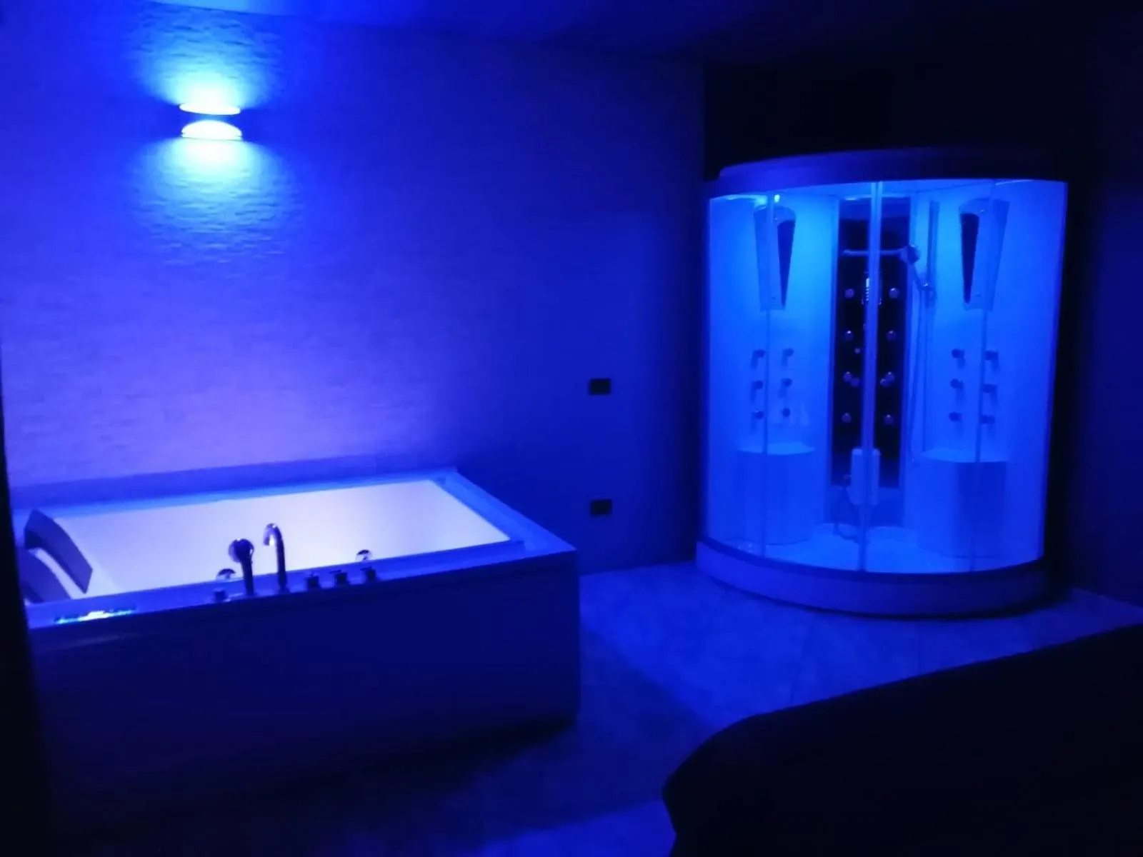 Hot Tub in Royal Hotel Montevergine