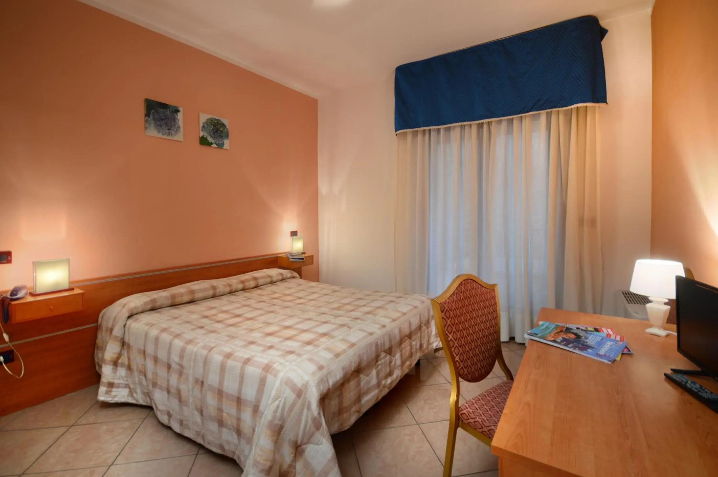 Single Room with Balcony - single occupancy in Royal Hotel Montevergine Single Room with Balcony - single occupancy in Royal Hotel Montevergine
