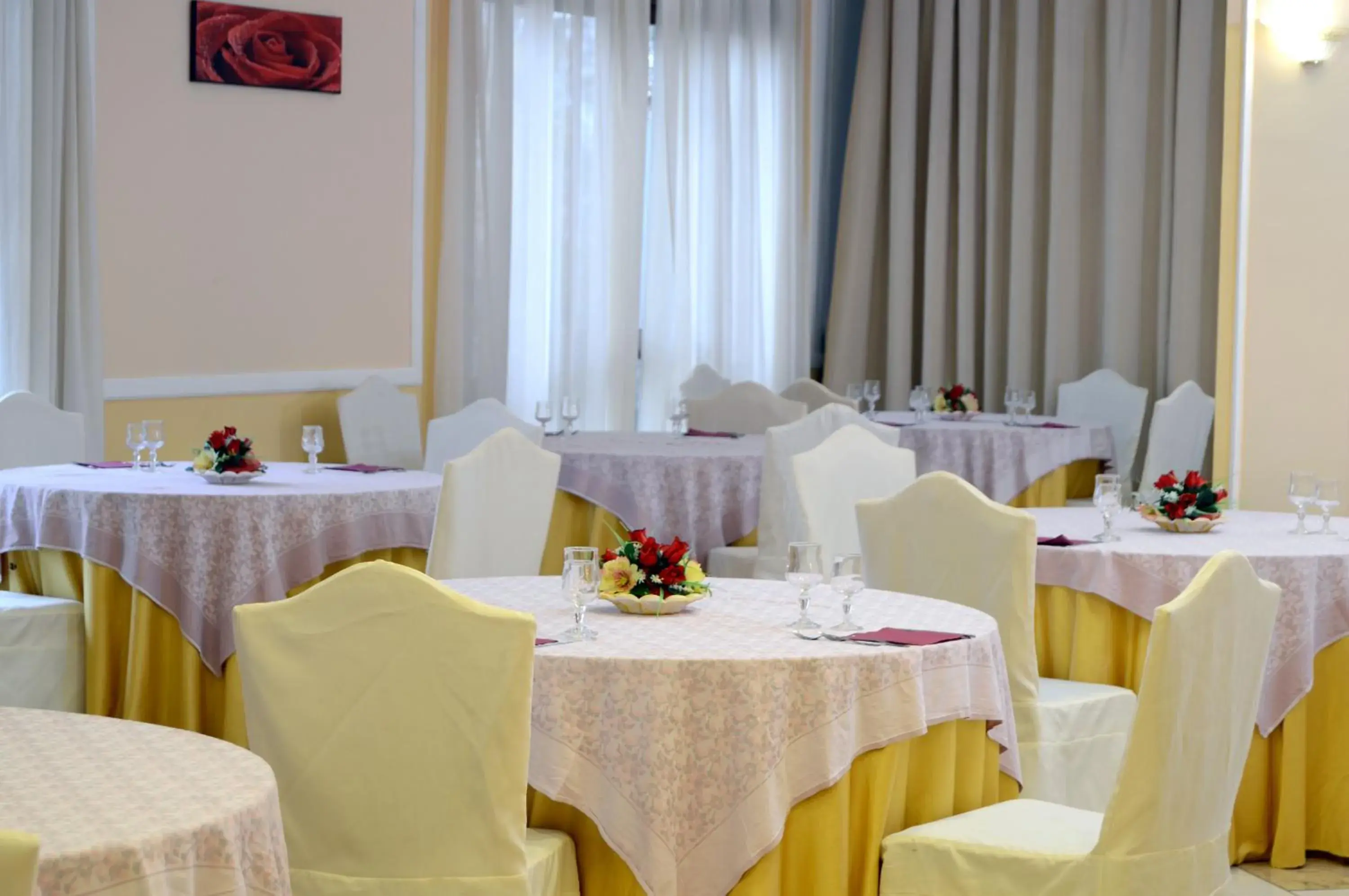 Restaurant/places to eat in Royal Hotel Montevergine Restaurant/places to eat in Royal Hotel Montevergine