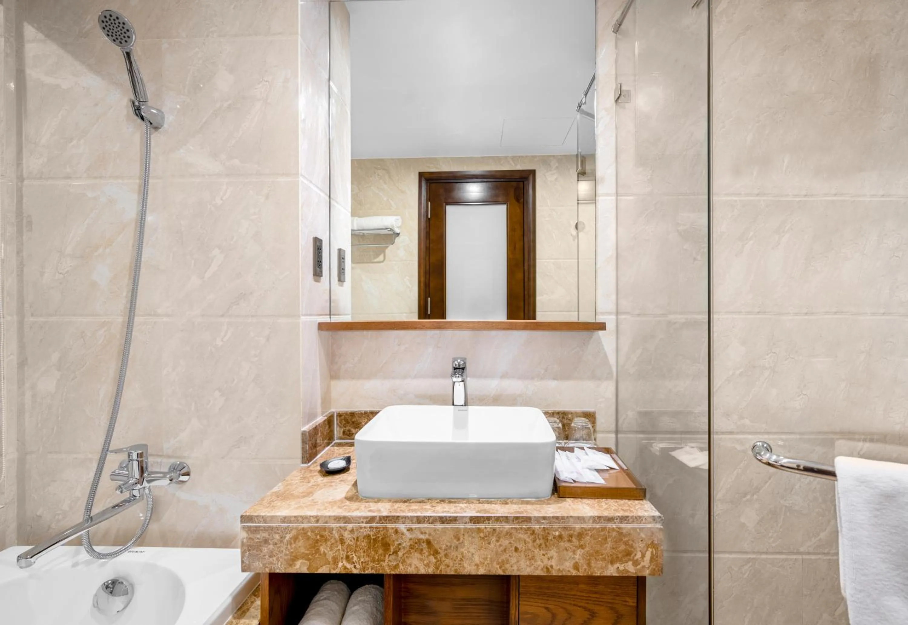 Shower in Alan Sea Hotel Danang