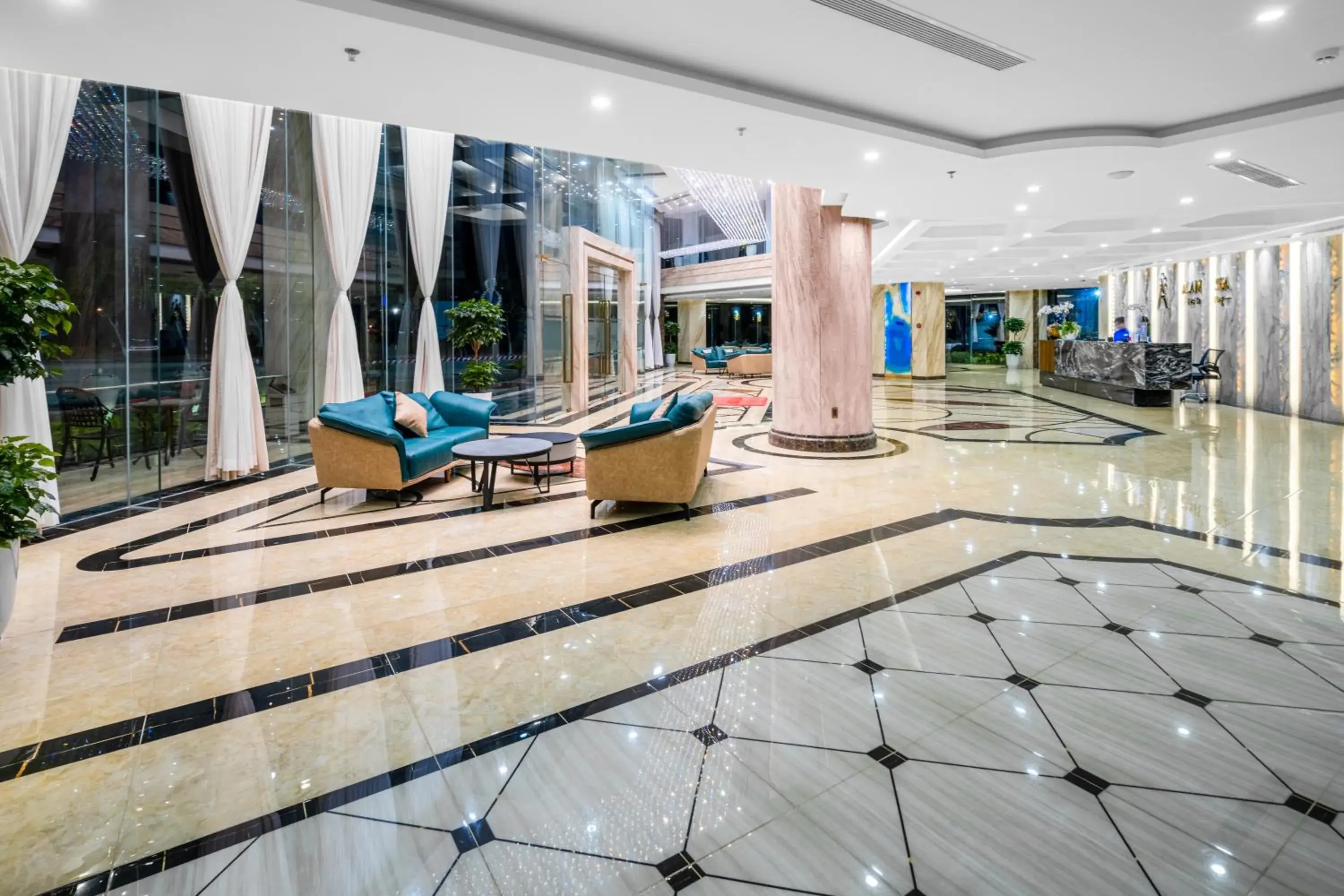 Staff in Alan Sea Hotel Danang Staff in Alan Sea Hotel Danang