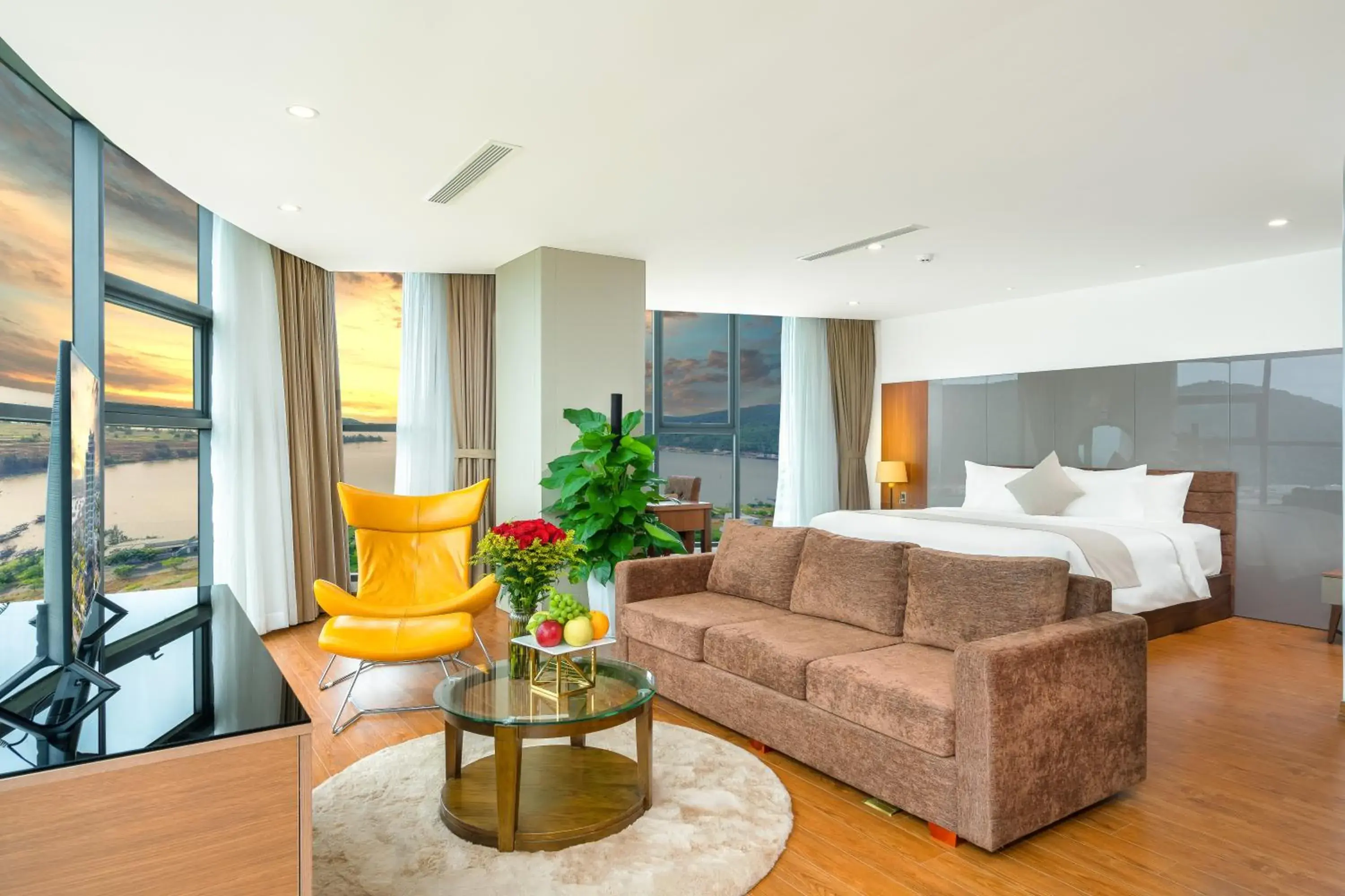 Presidential Suite Panoramic View - single occupancy in Alan Sea Hotel Danang Presidential Suite Panoramic View - single occupancy in Alan Sea Hotel Danang