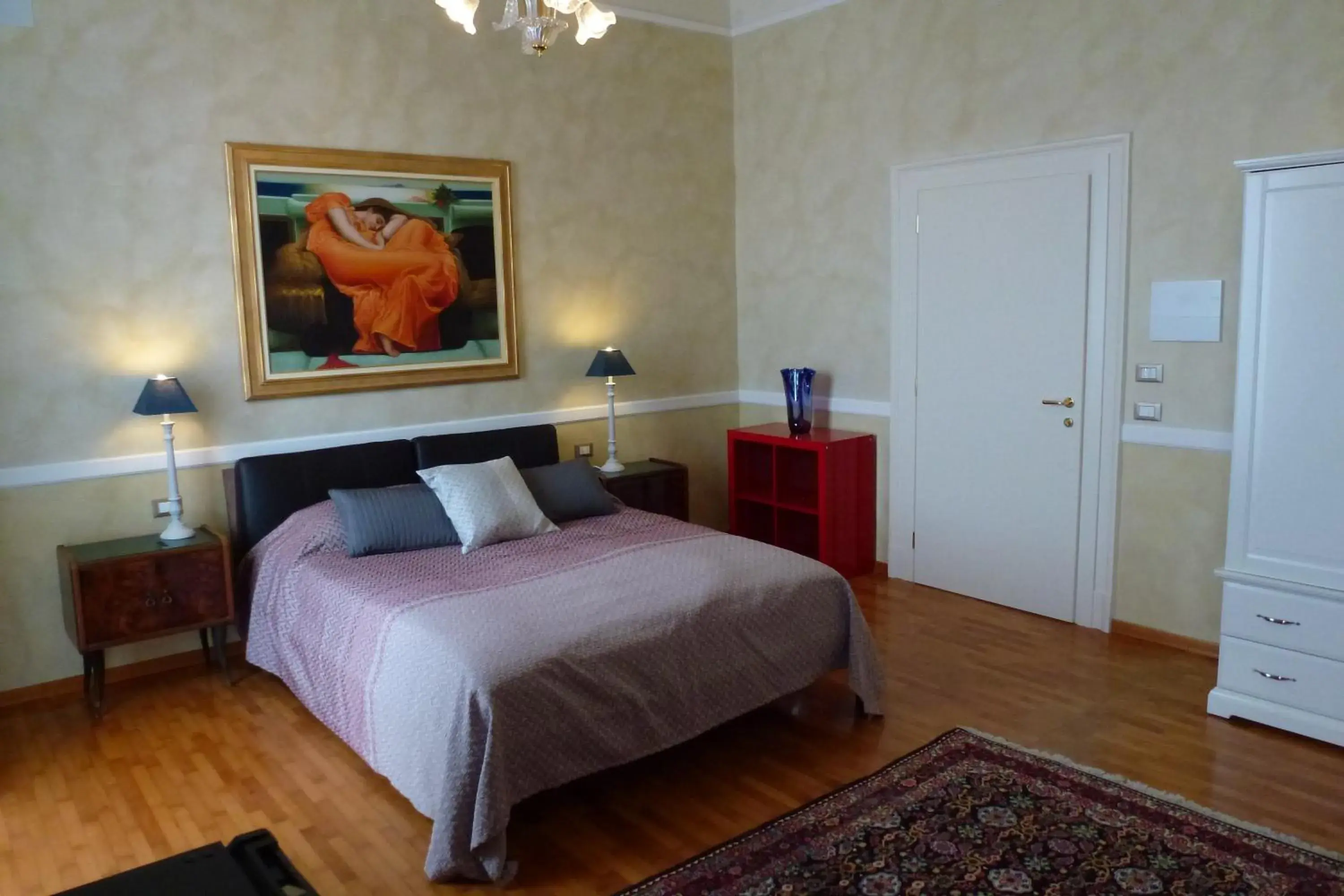 Deluxe Double Room with Balcony and River View in Lady Verona Residence Deluxe Double Room with Balcony and River View in Lady Verona Residence