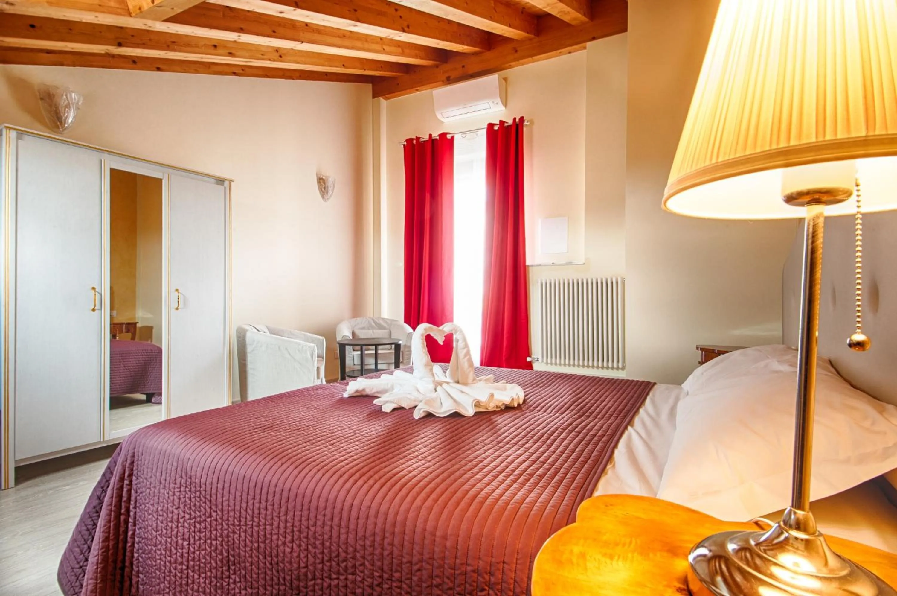 Bedroom, Bed in Lady Verona Residence