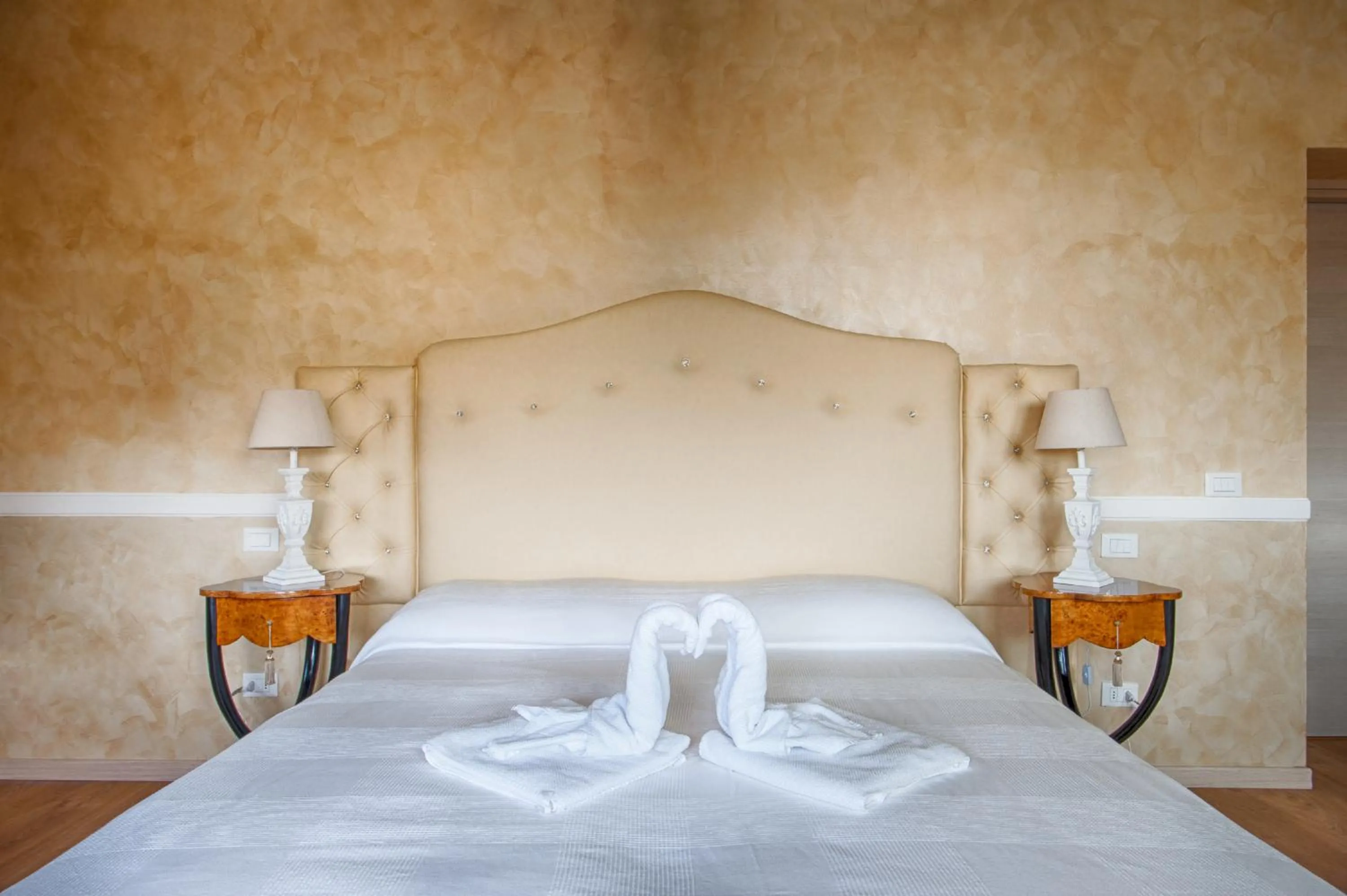 Bedroom, Bed in Lady Verona Residence