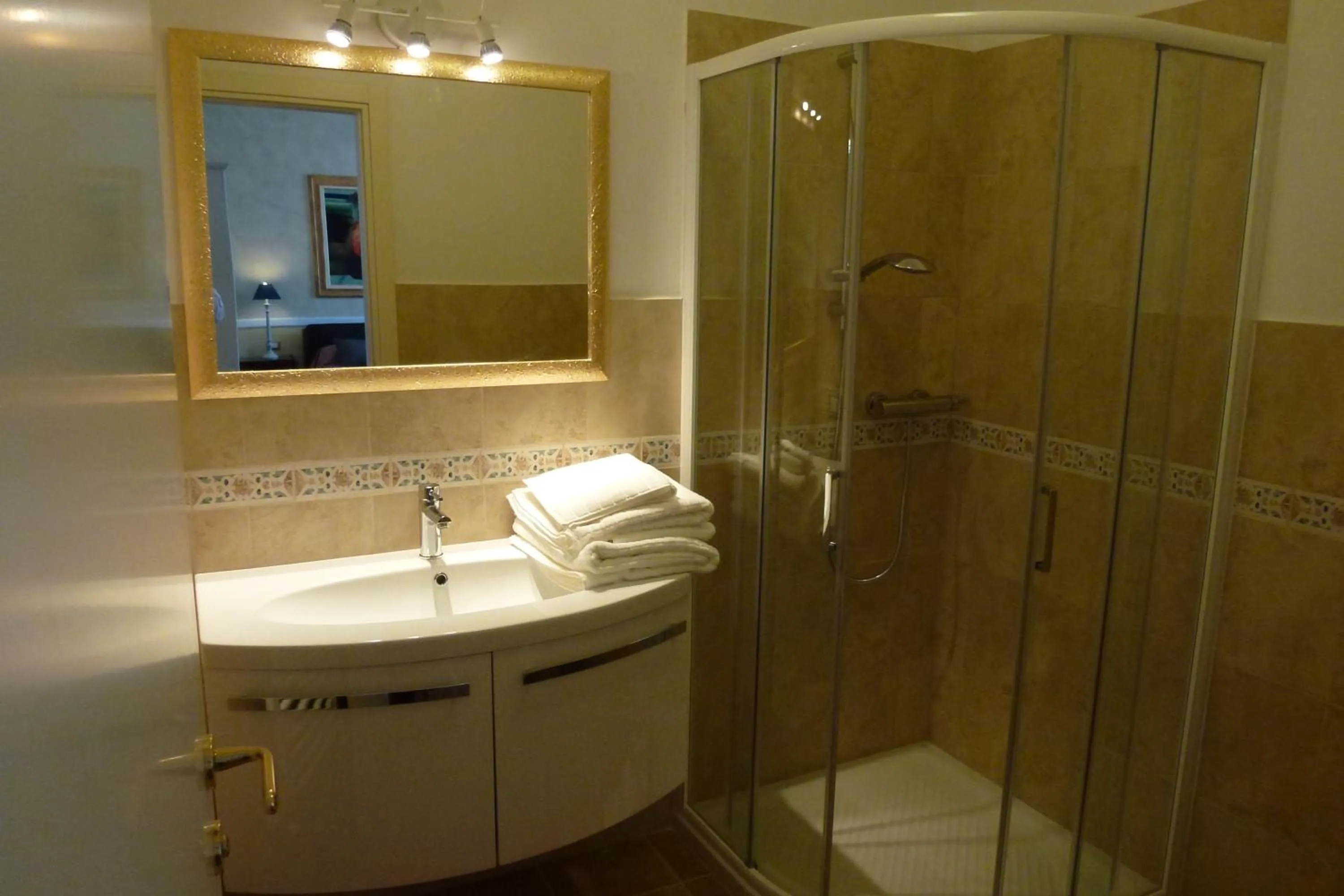 Shower in Lady Verona Residence