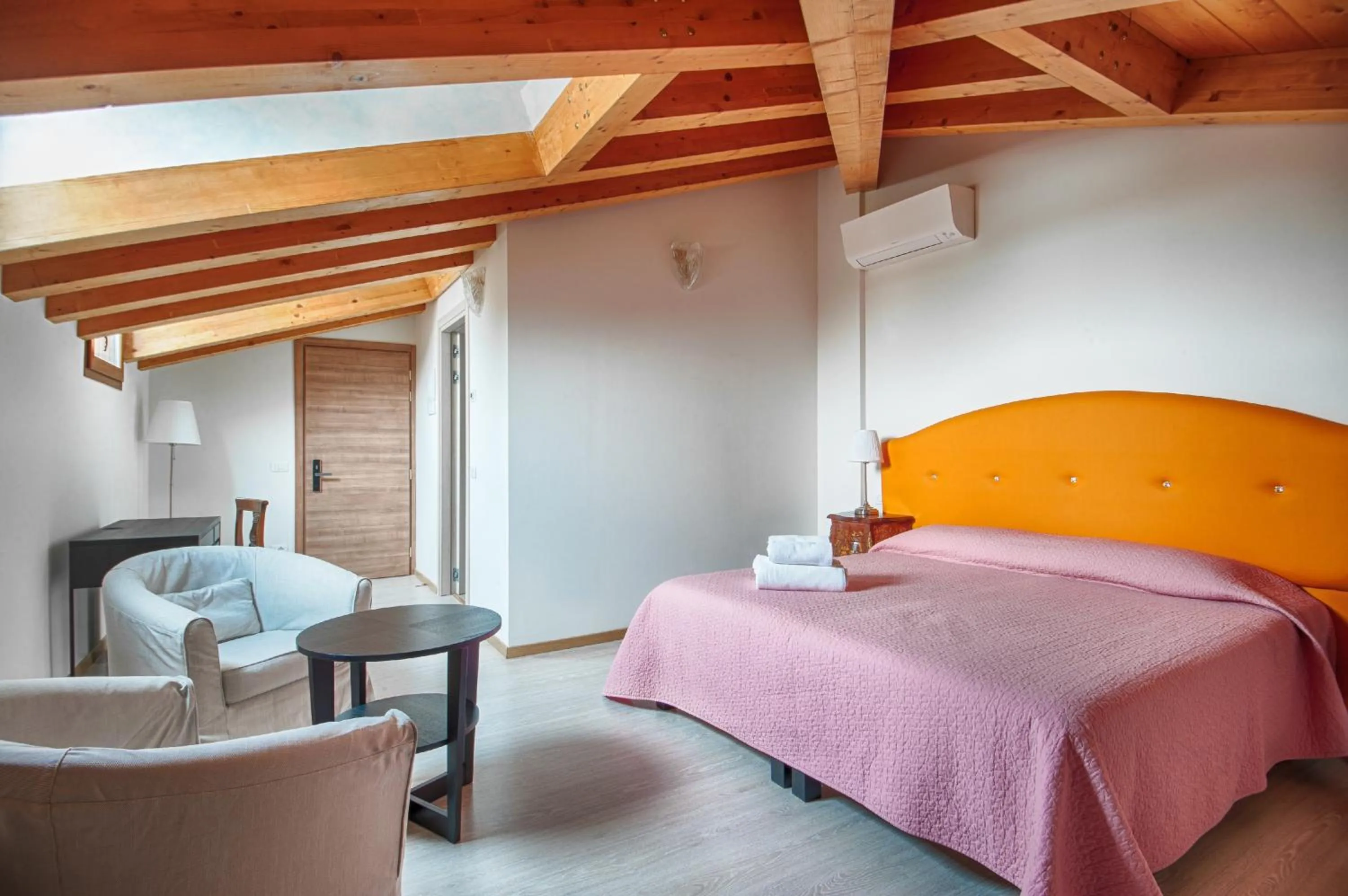 Bedroom, Bed in Lady Verona Residence