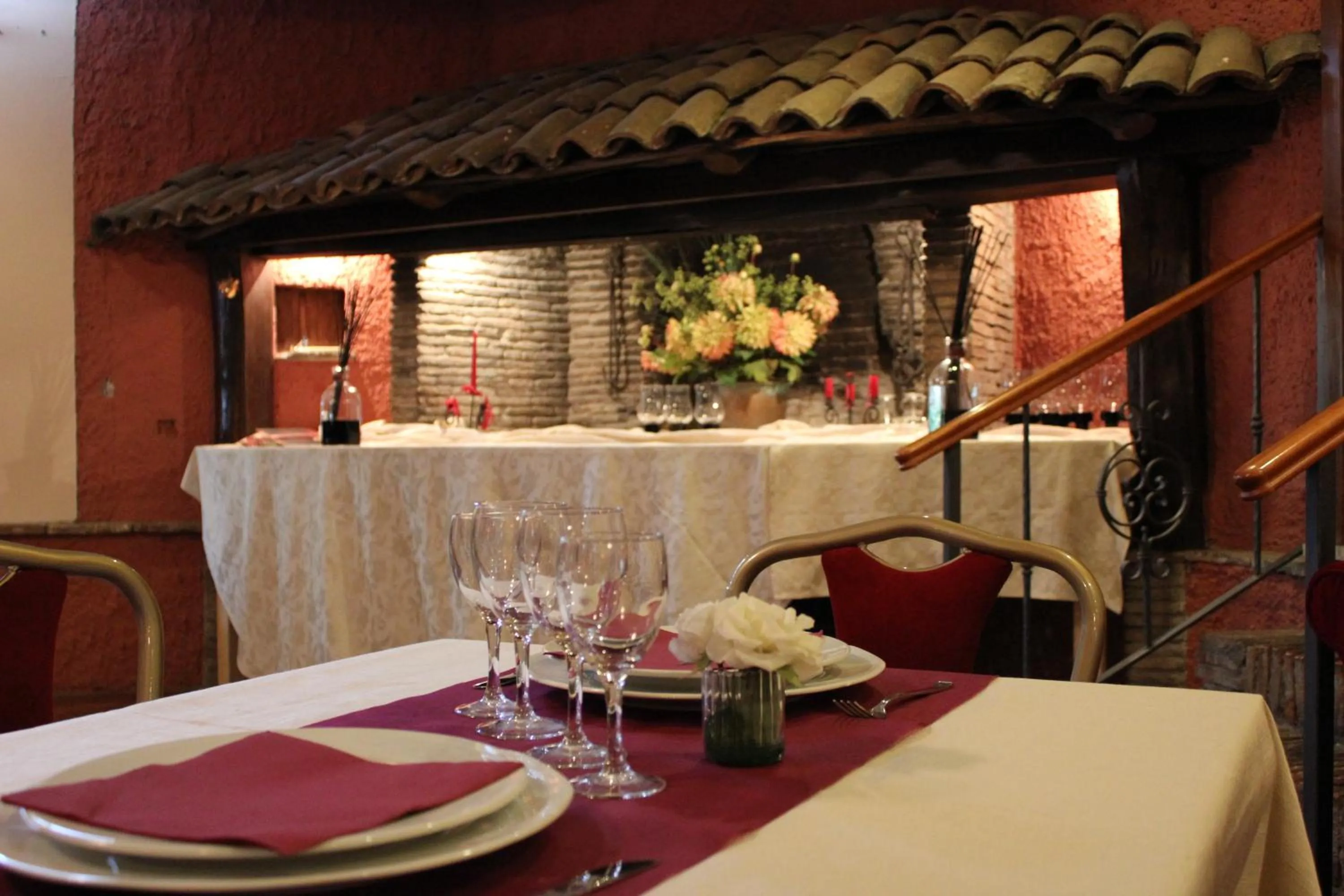 Restaurant/places to eat in Hotel Romulus