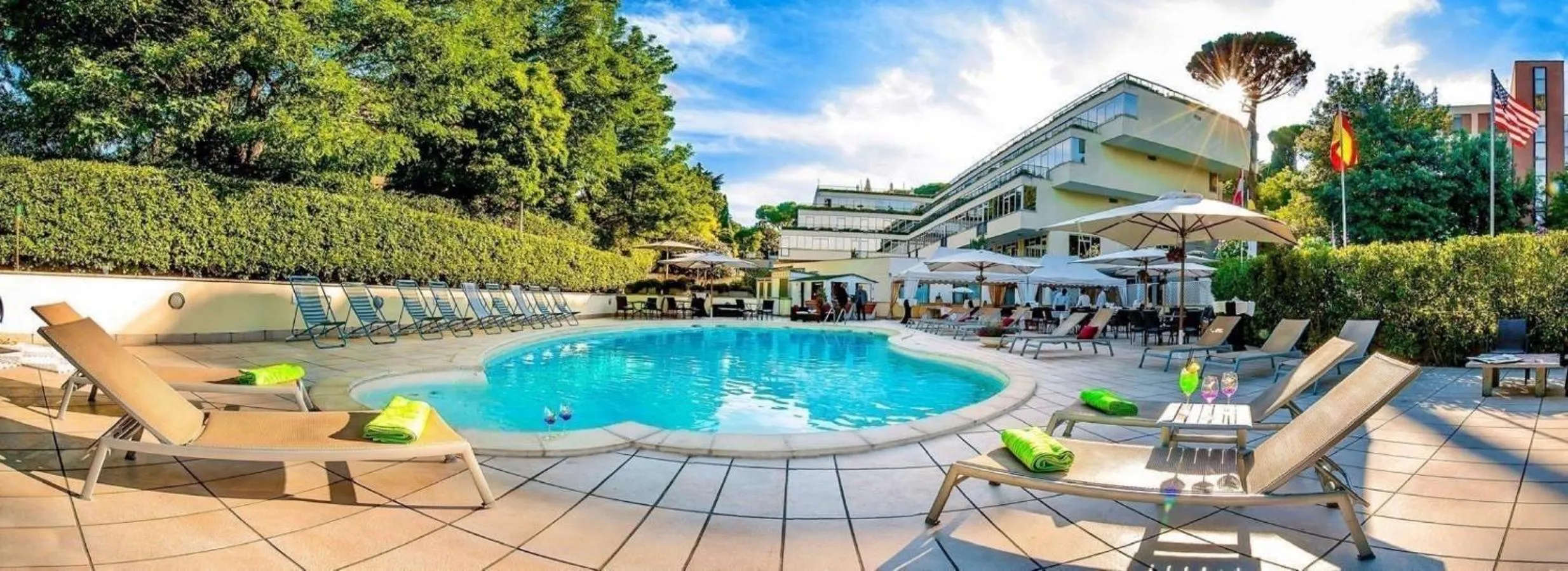 Property building in Cardinal Hotel St. Peter