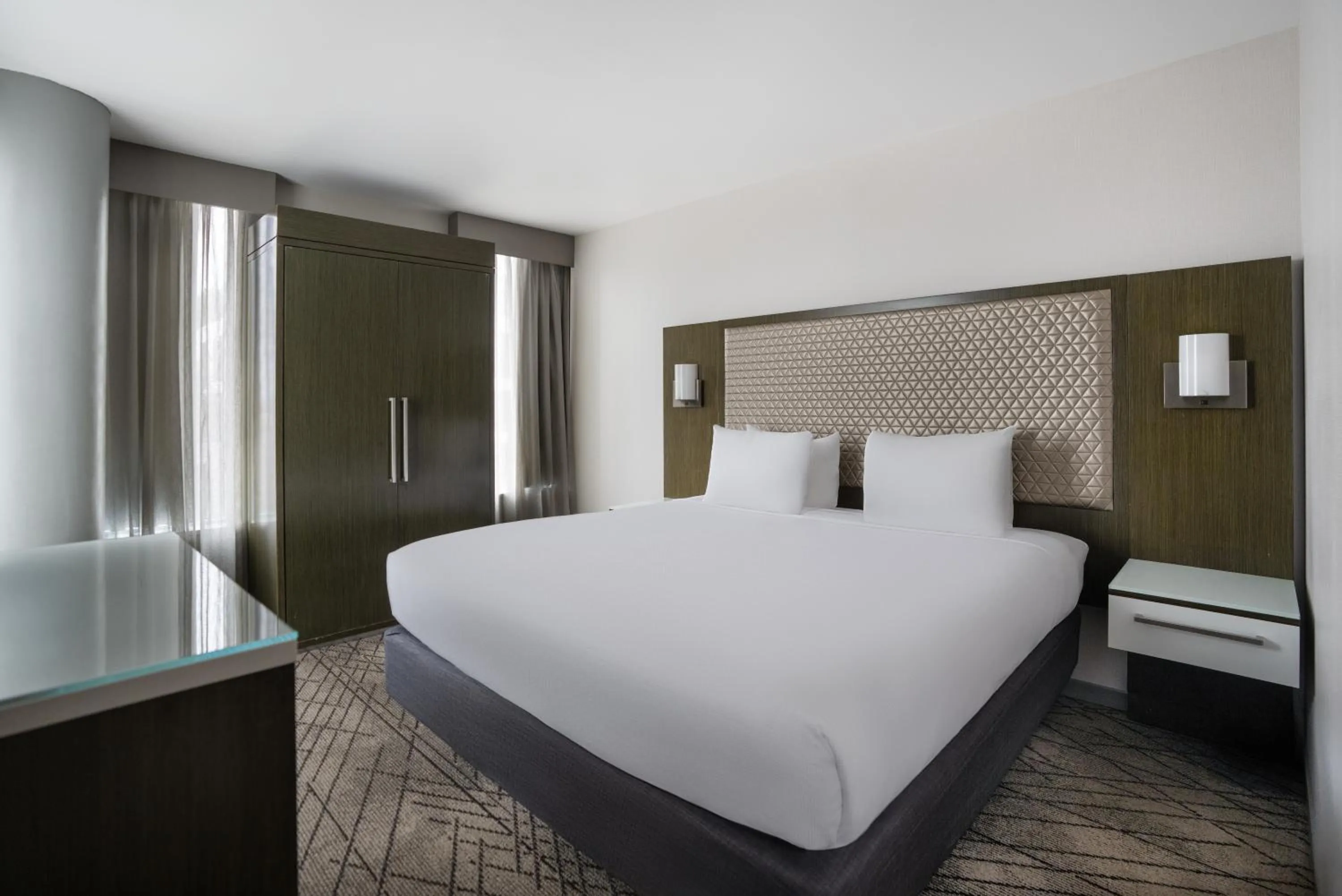 Bedroom, Bed in Hyatt House Washington DC Downtown Convention Center