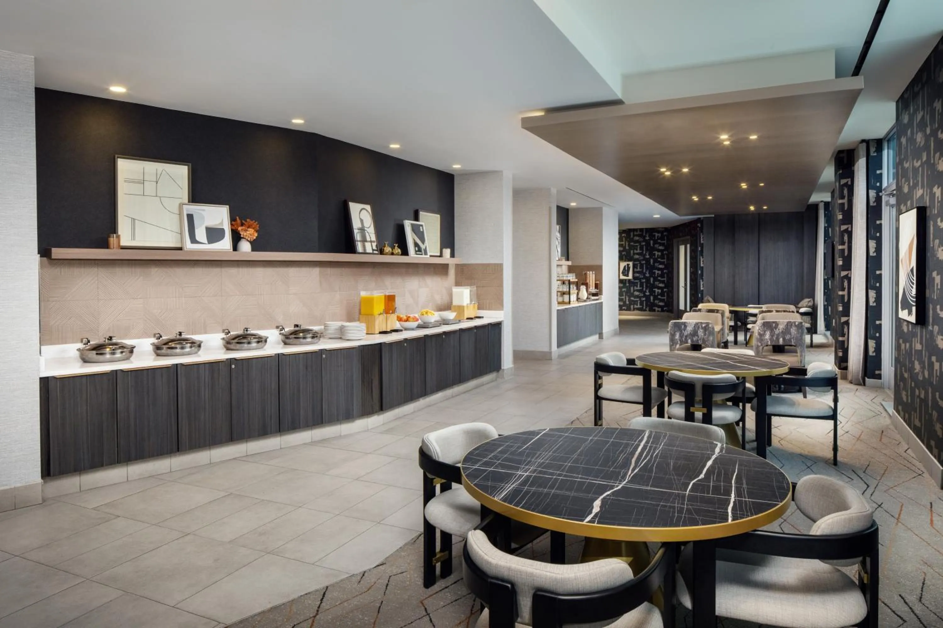 Food and drinks in Hyatt House Washington DC Downtown Convention Center