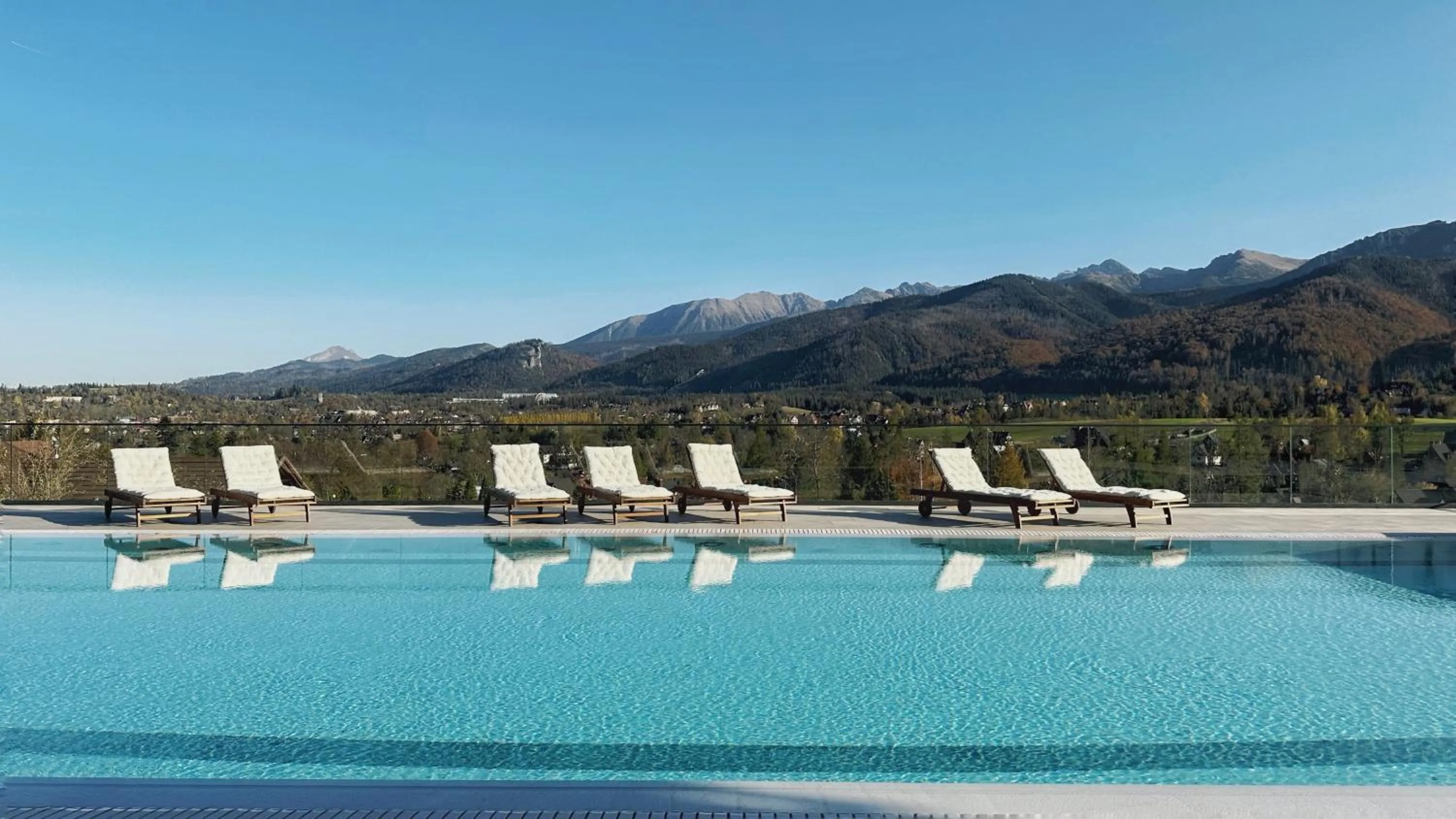 Swimming pool in Bachleda Hotel Kasprowy