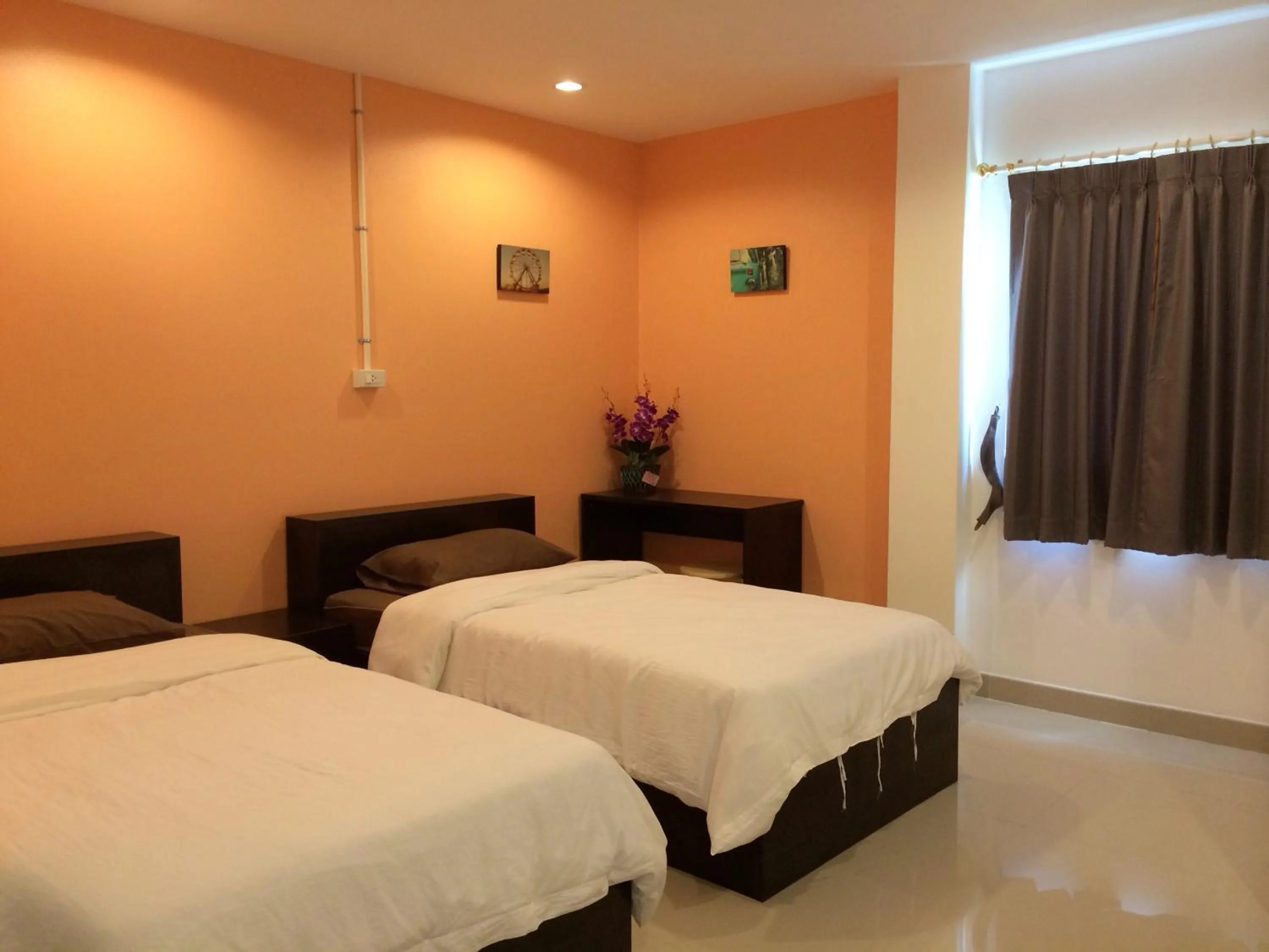 Bed in U Dee Room and Coffee