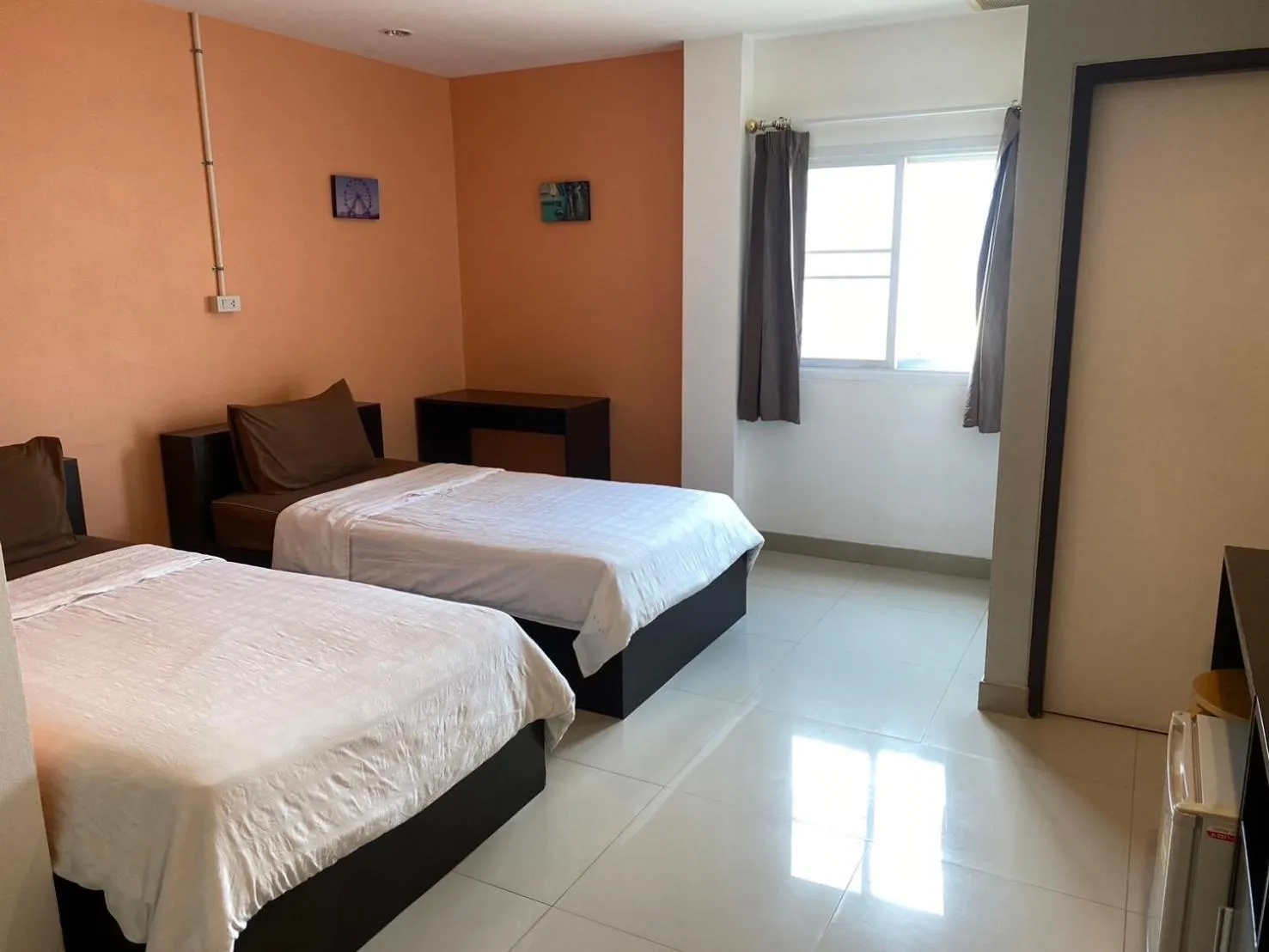 Bed in U Dee Room and Coffee