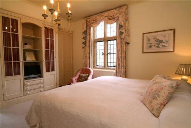 Day, Bed in Mill Hay Country House