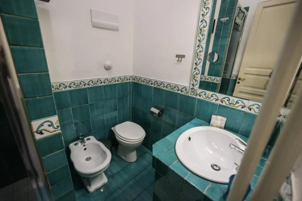Toilet in Ai Tintori