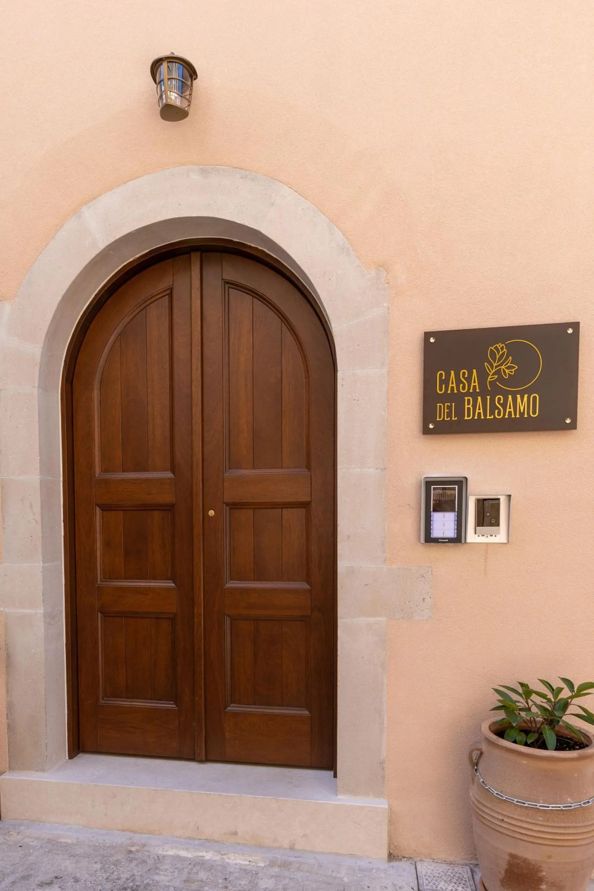 Facade/entrance in Casa Del Balsamo