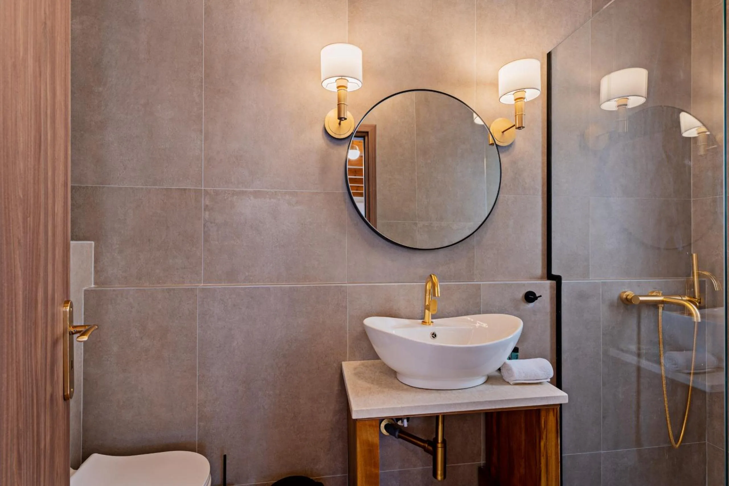 Shower in Casa Del Balsamo