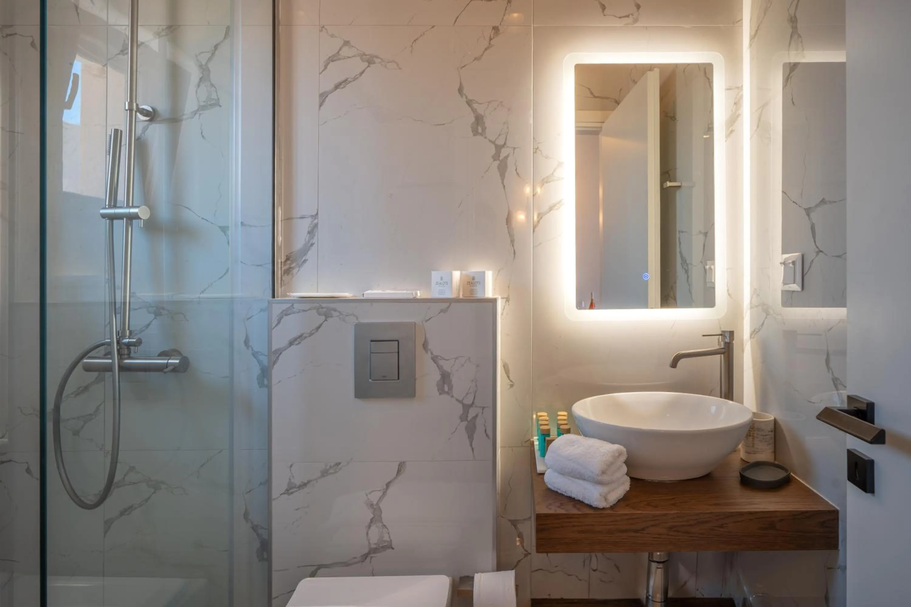 Shower in Casa Del Balsamo