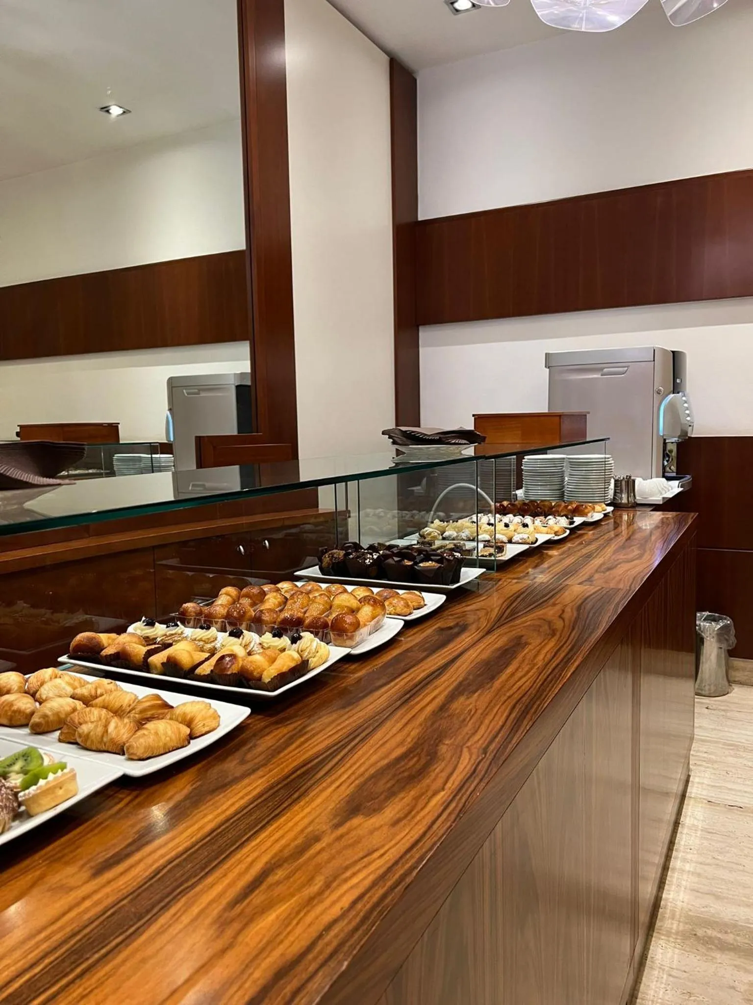 Breakfast in Hotel dei Cavalieri Caserta - La Reggia