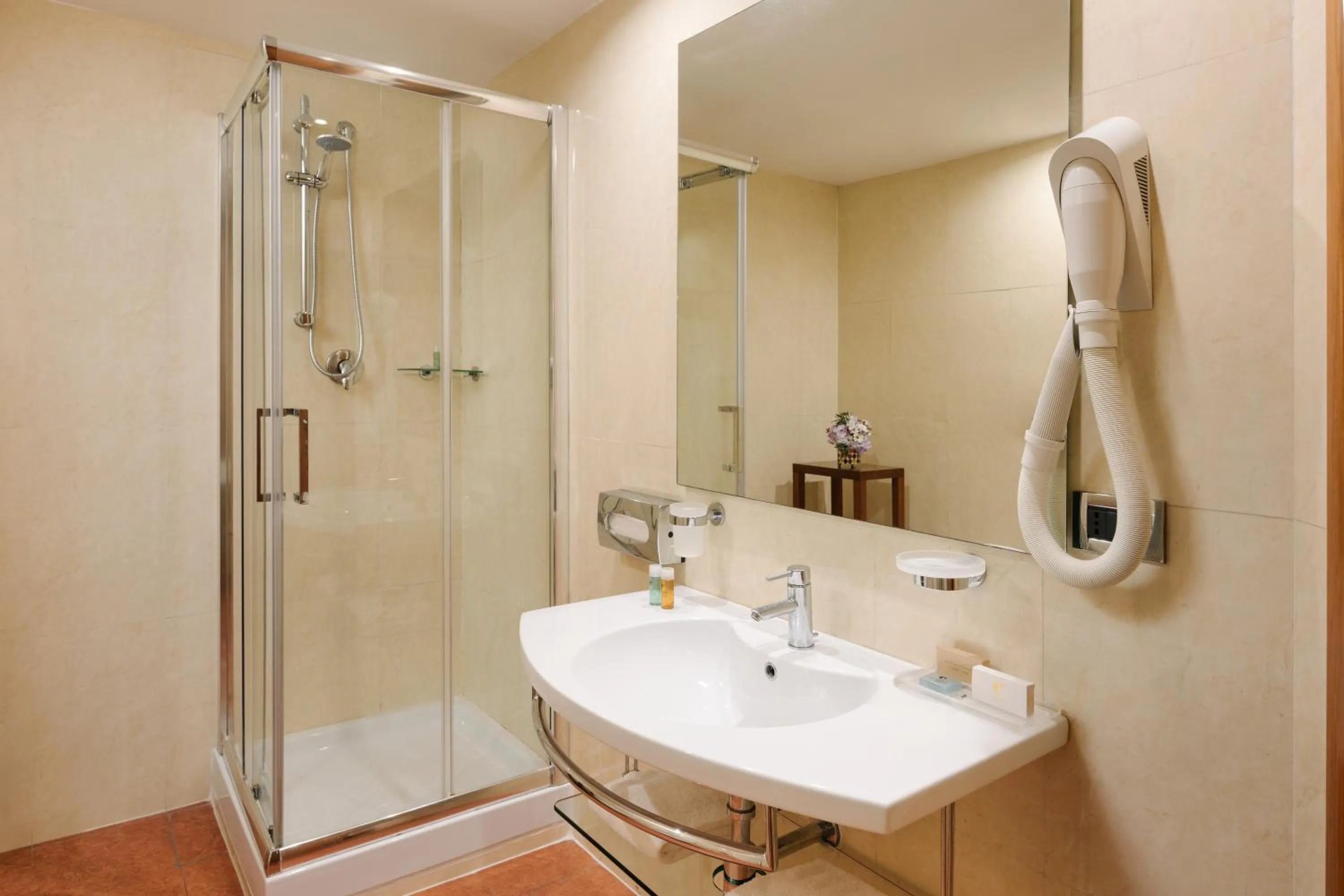 Shower in Hotel dei Cavalieri Caserta - La Reggia