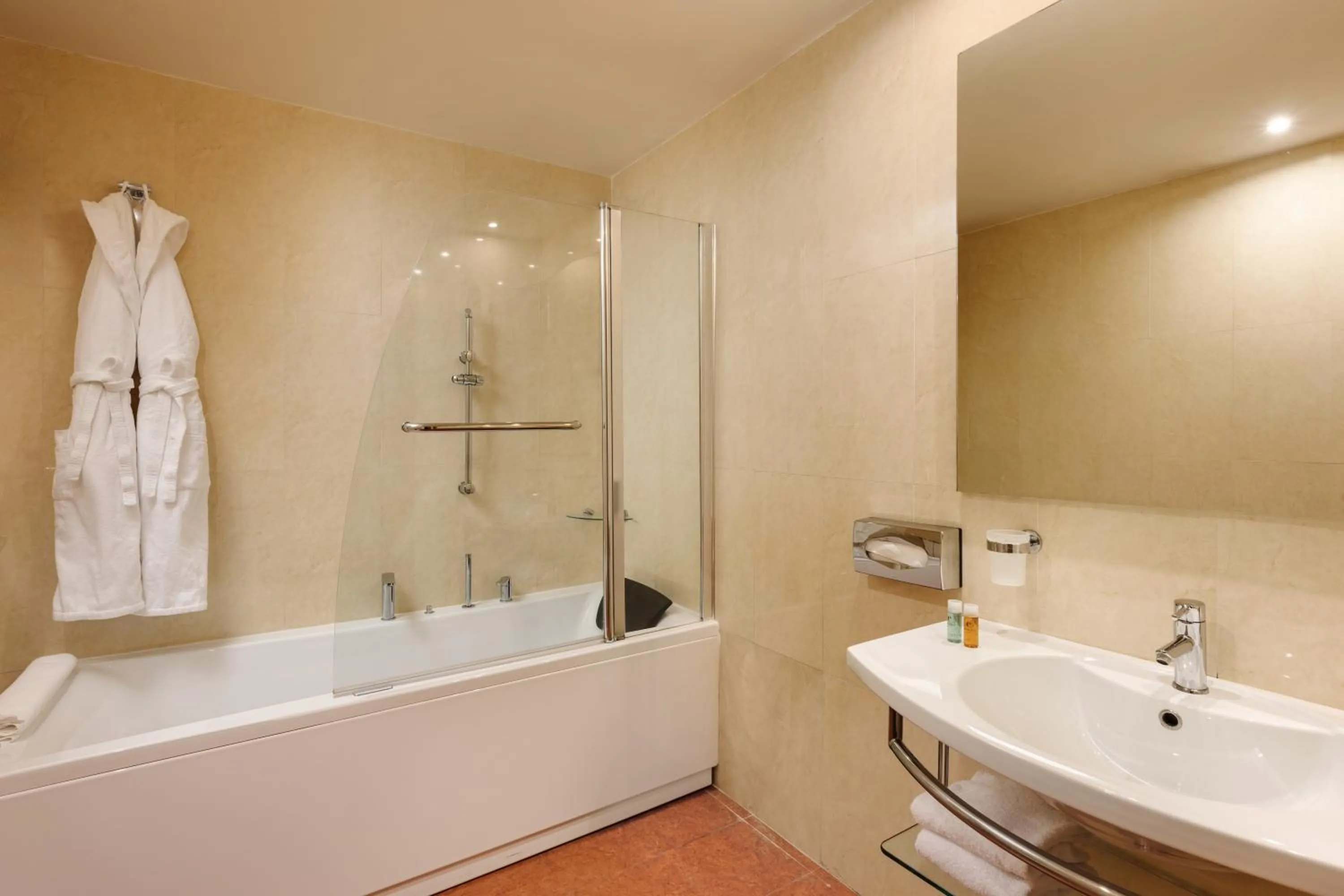 Shower in Hotel dei Cavalieri Caserta - La Reggia