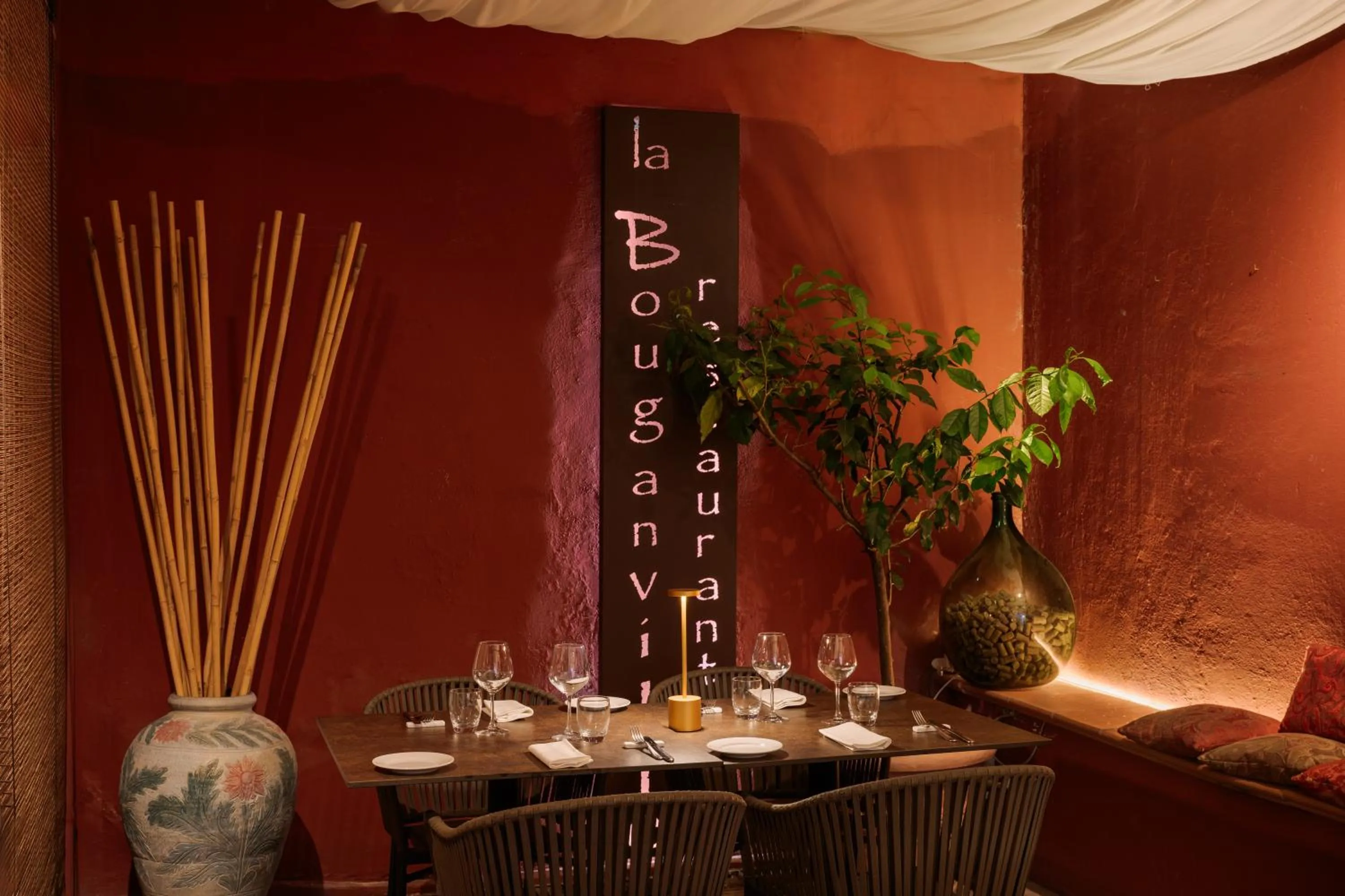 Lounge or bar in Hotel dei Cavalieri Caserta - La Reggia