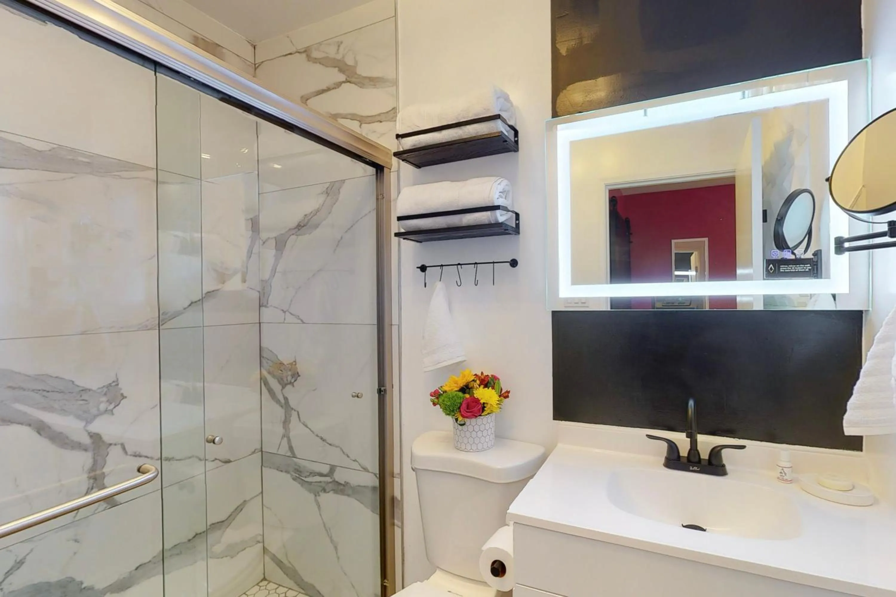 Toilet in Hotel ZAZZ