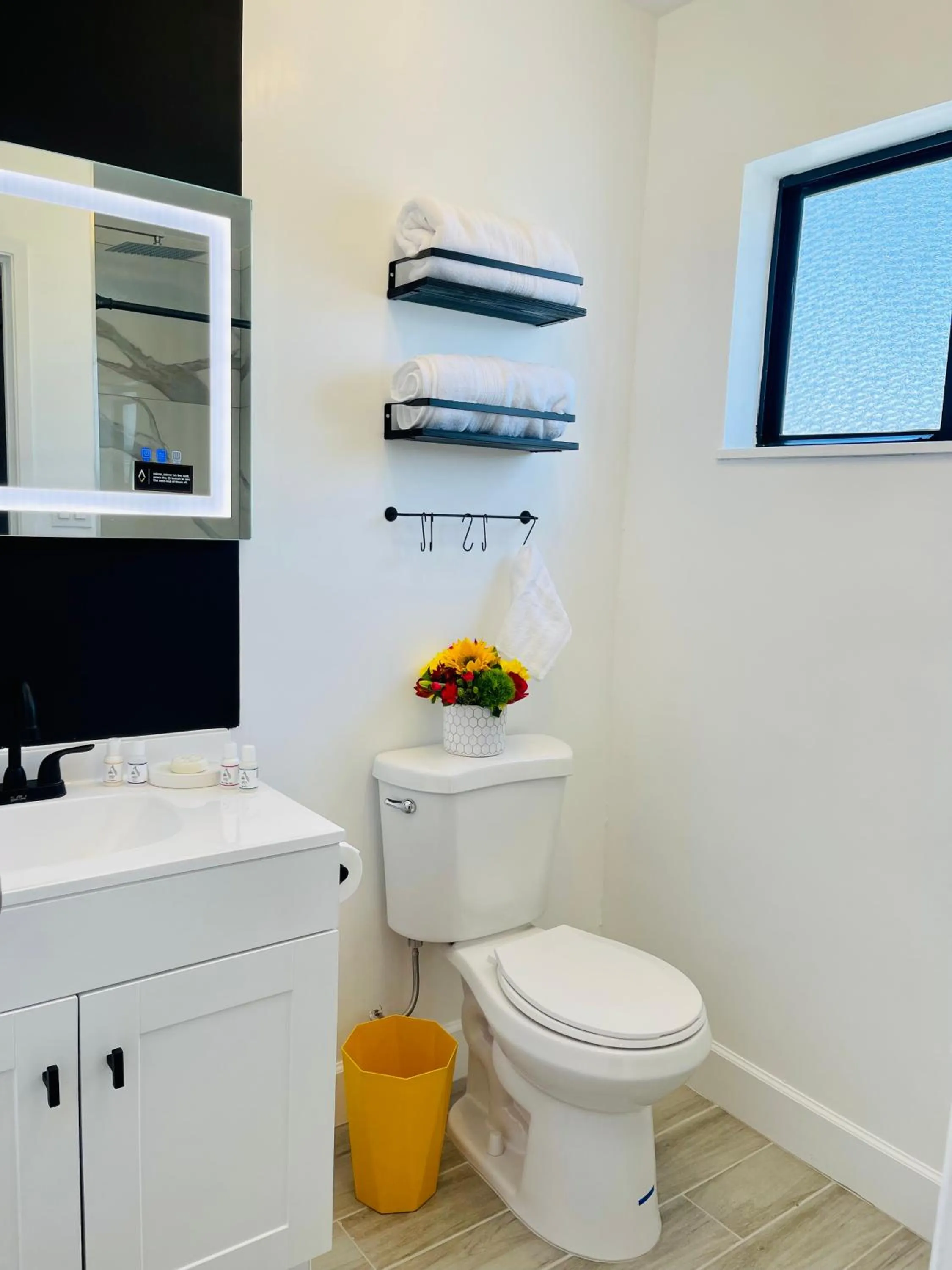 Toilet in Hotel ZAZZ