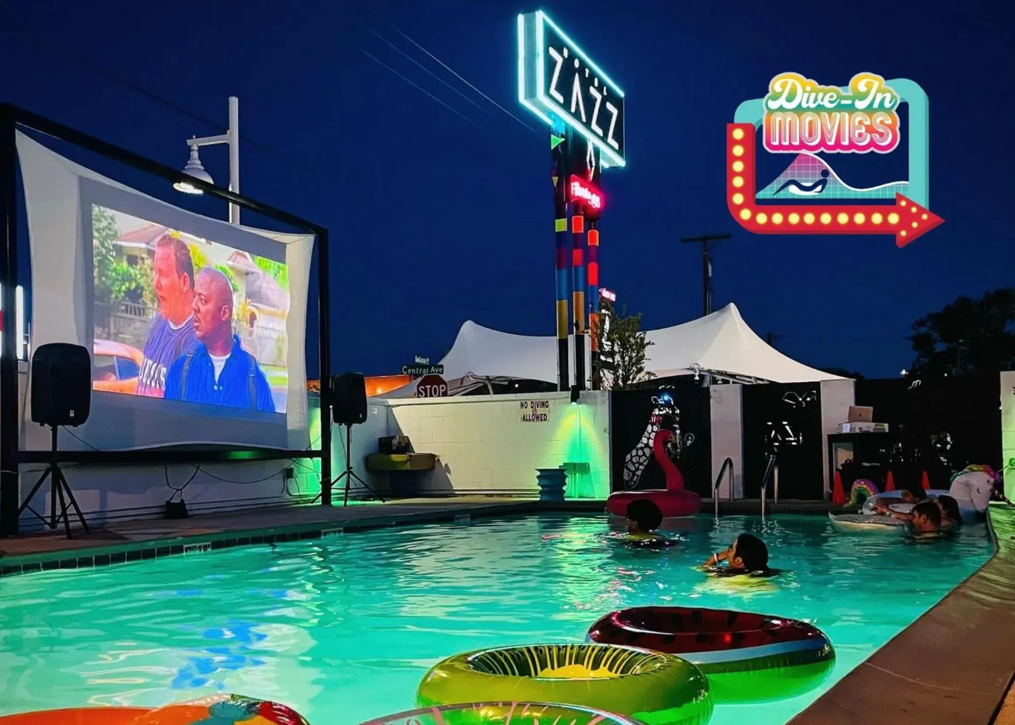 Swimming pool in Hotel ZAZZ Swimming pool in Hotel ZAZZ