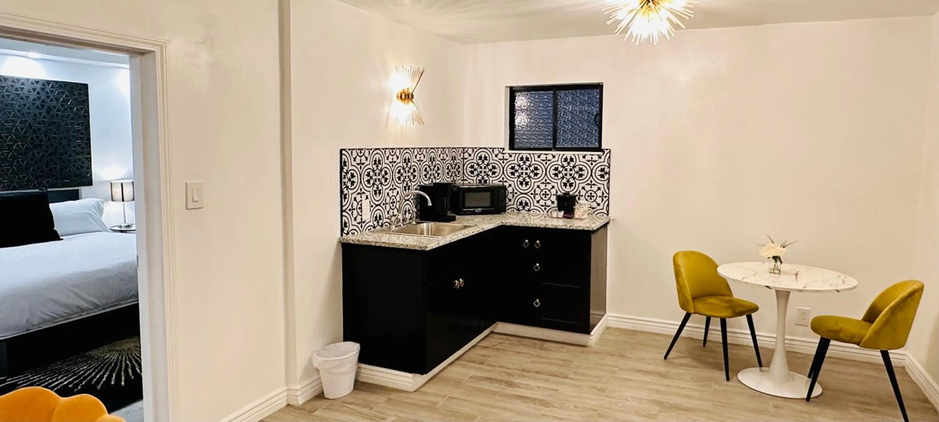 View (from property/room), Bed in Hotel ZAZZ