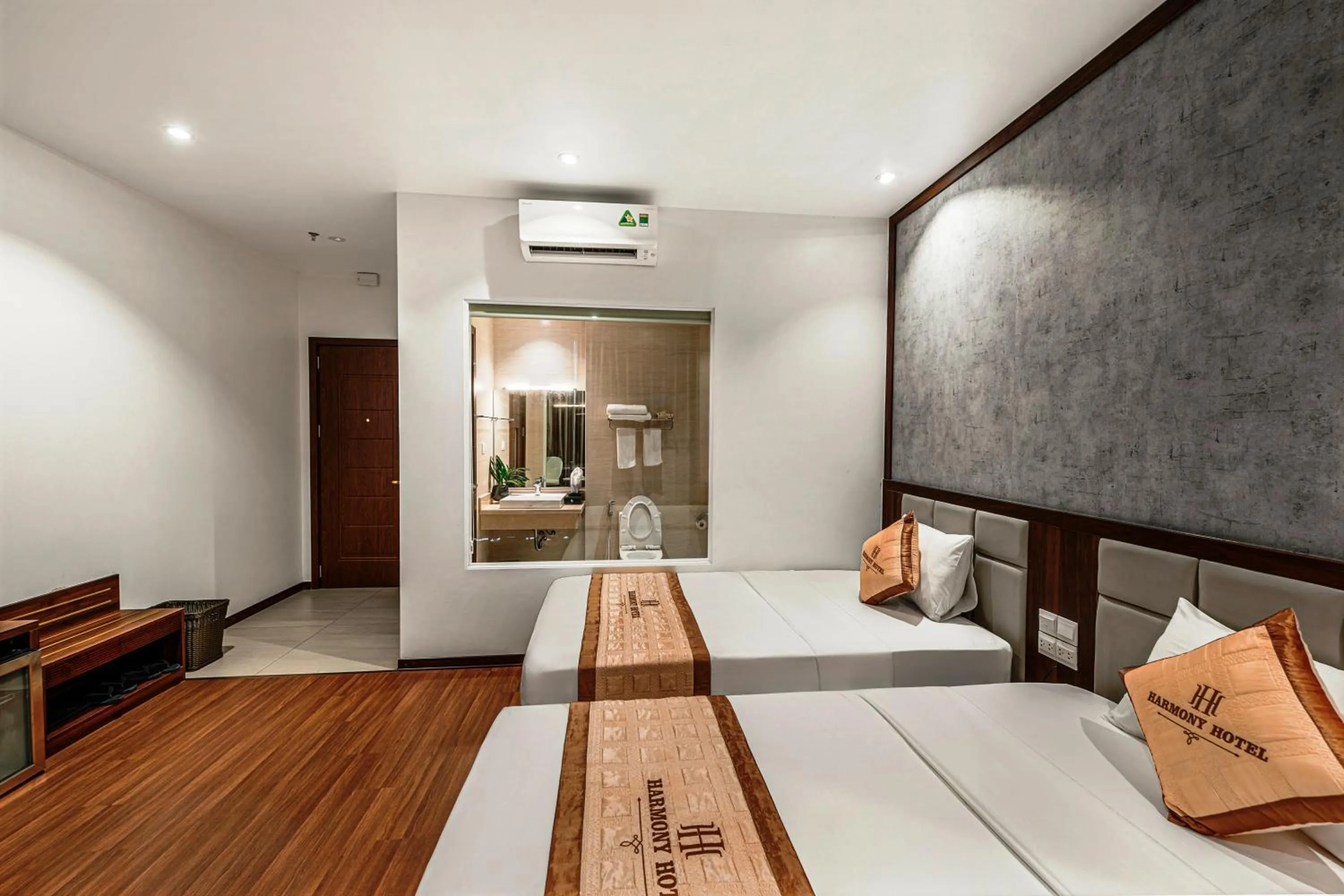 Photo of the whole room, Bed in Harmony HaLong Hotel