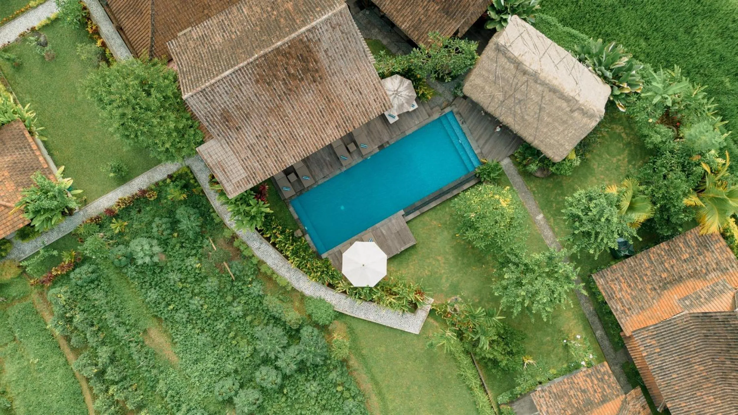 Swimming pool in Kubu Sakian Villa and Restaurant Sidemen
