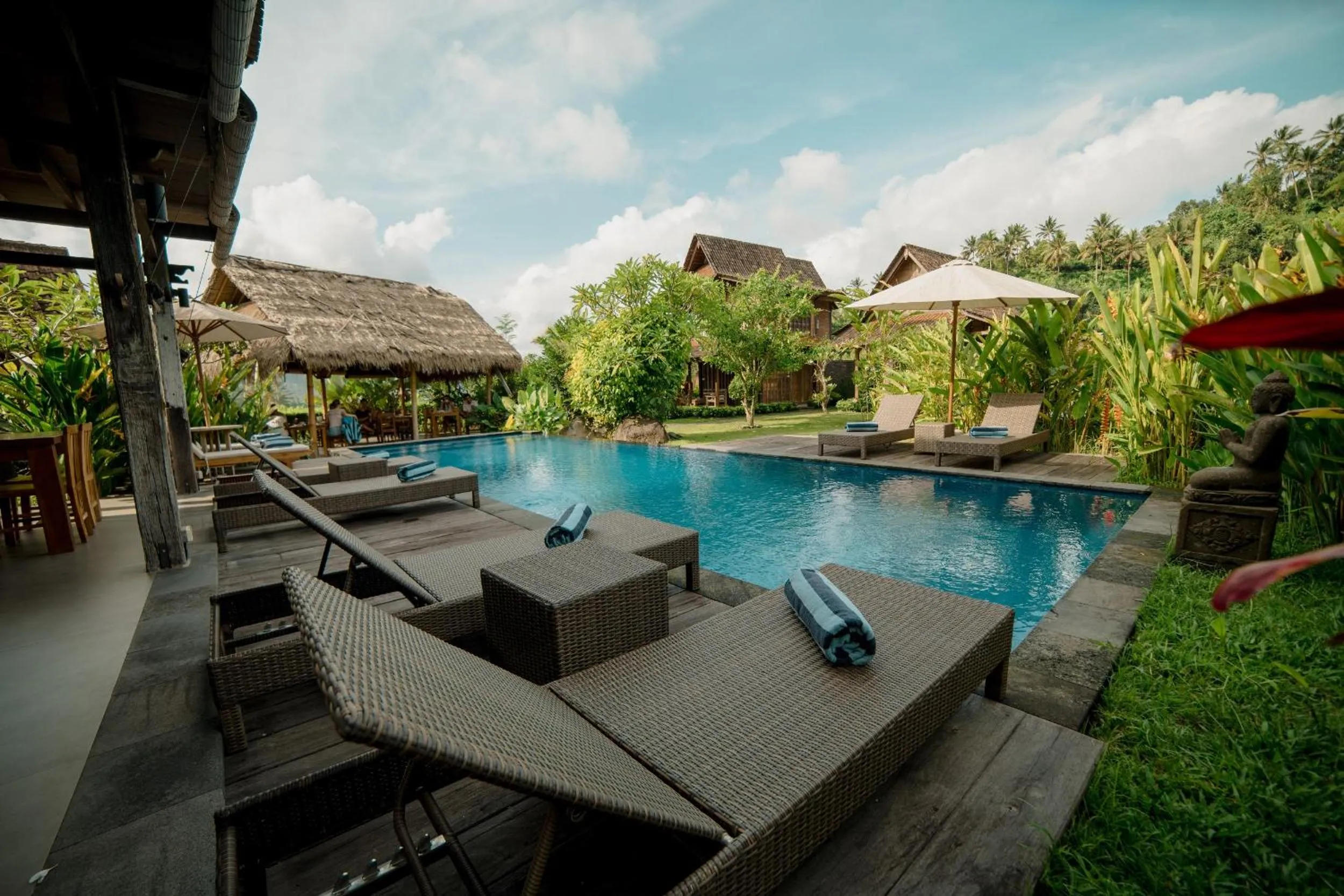 Pool view in Kubu Sakian Villa and Restaurant Sidemen